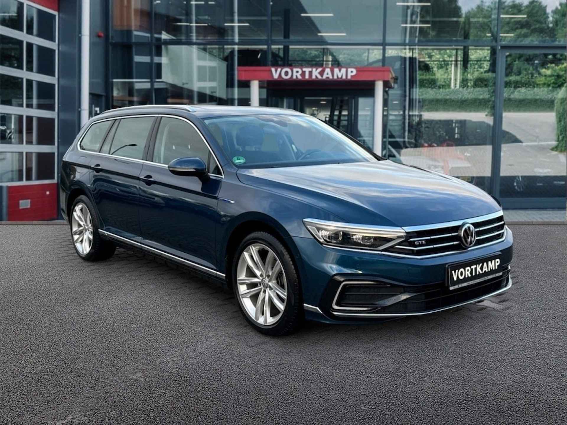 VOLKSWAGEN Passat Variant 1.4 TSI DSG GTE PANO-DAK/TREKHAAK/CAMERA/NAVI/ACC/STOELVERW - 3/27