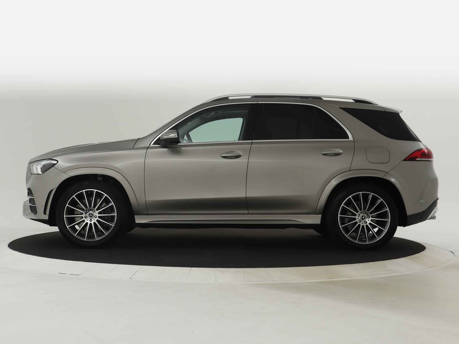 Mercedes-Benz GLE 350 e 4-MATIC AMG Sportpakket | Trekhaak | Panoramadak | Burmester Sound | Memory | Keyless Go | Dode Hoek Ass | Stoelverwarming V+A | 360 gr Camera | Inclusief 24 maanden MB Certified garantie voor Europa. - 4/46