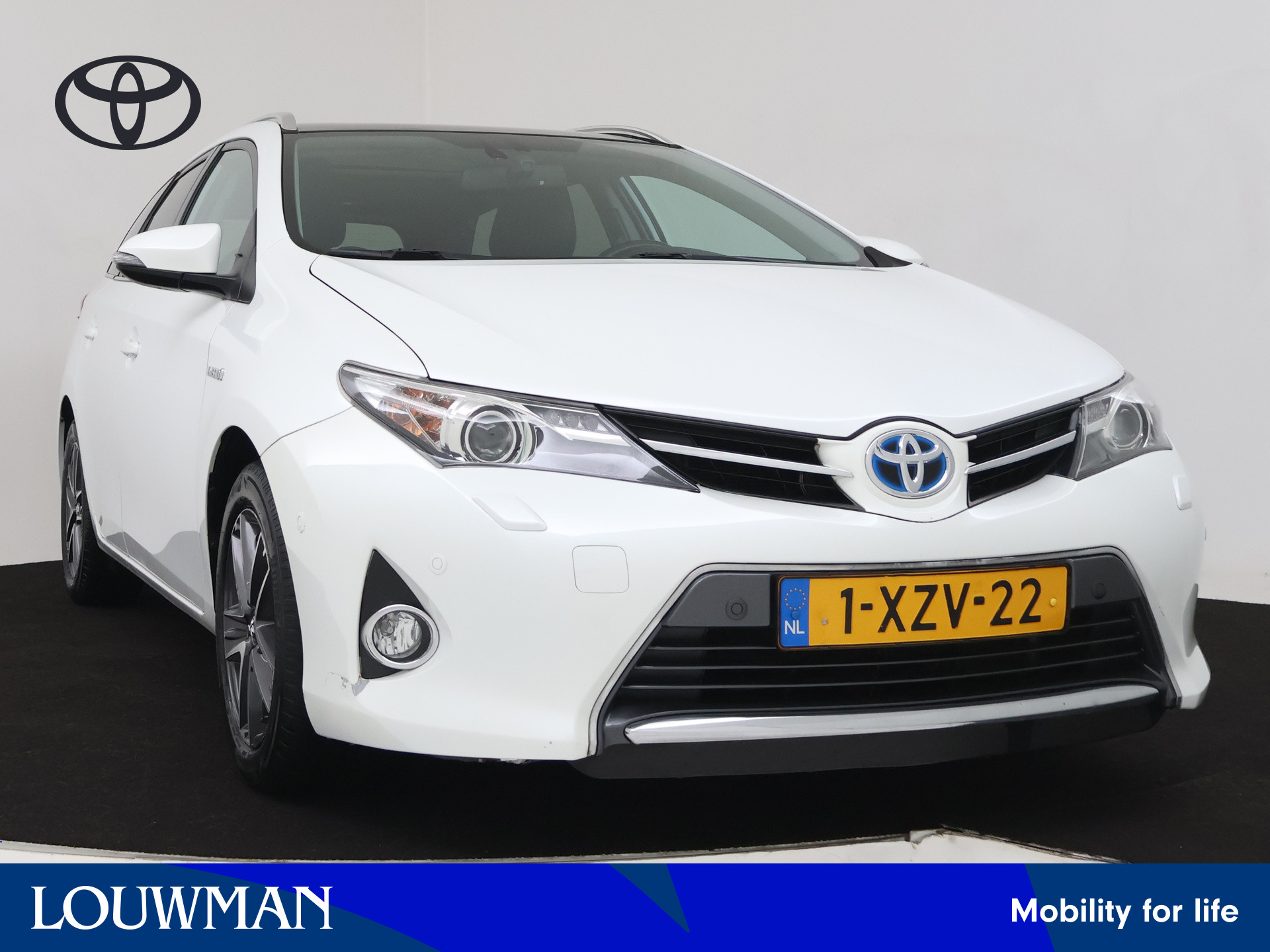 Toyota Auris Touring Sports 1.8 Hybrid Lease | Panoramadak | Leder | Navigatie | LM velgen | Camera | Stoelverwarming | Cruise Control | Climate Control | Parkeersensoren |