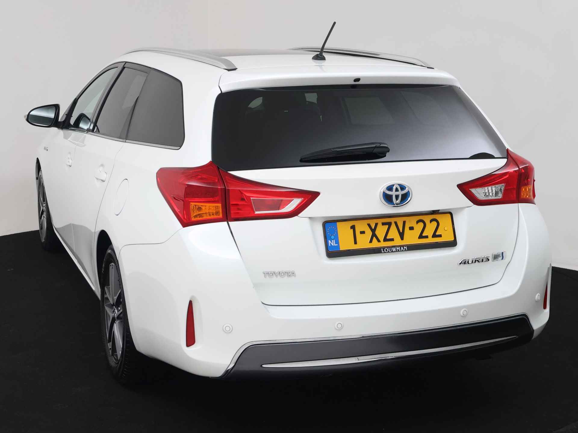 Toyota Auris Touring Sports 1.8 Hybrid Lease | Panoramadak | Leder | Navigatie | LM velgen | Camera | Stoelverwarming | Cruise Control | Climate Control | Parkeersensoren | - 3/41