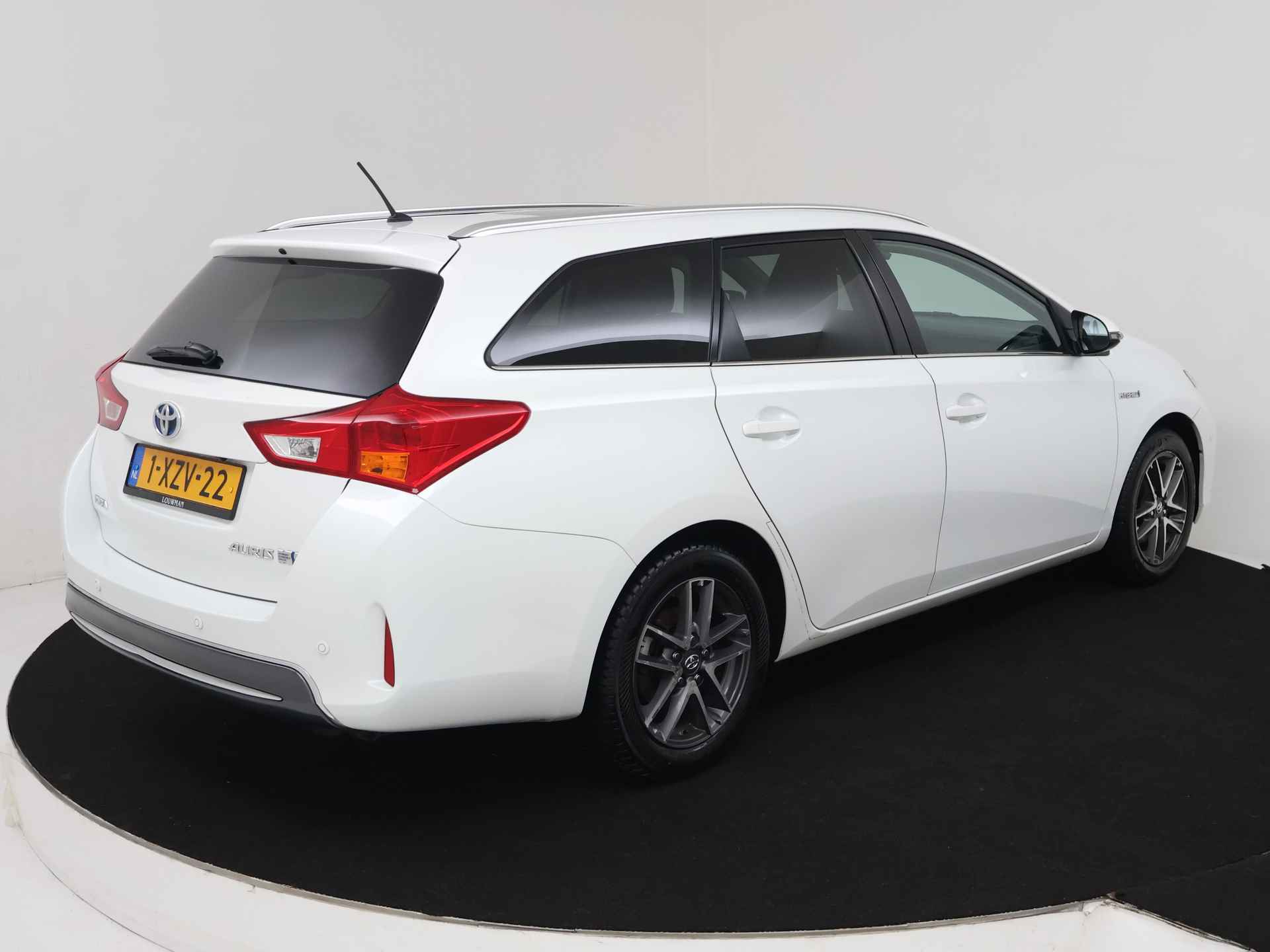 Toyota Auris Touring Sports 1.8 Hybrid Lease | Panoramadak | Leder | Navigatie | LM velgen | Camera | Stoelverwarming | Cruise Control | Climate Control | Parkeersensoren | - 16/41