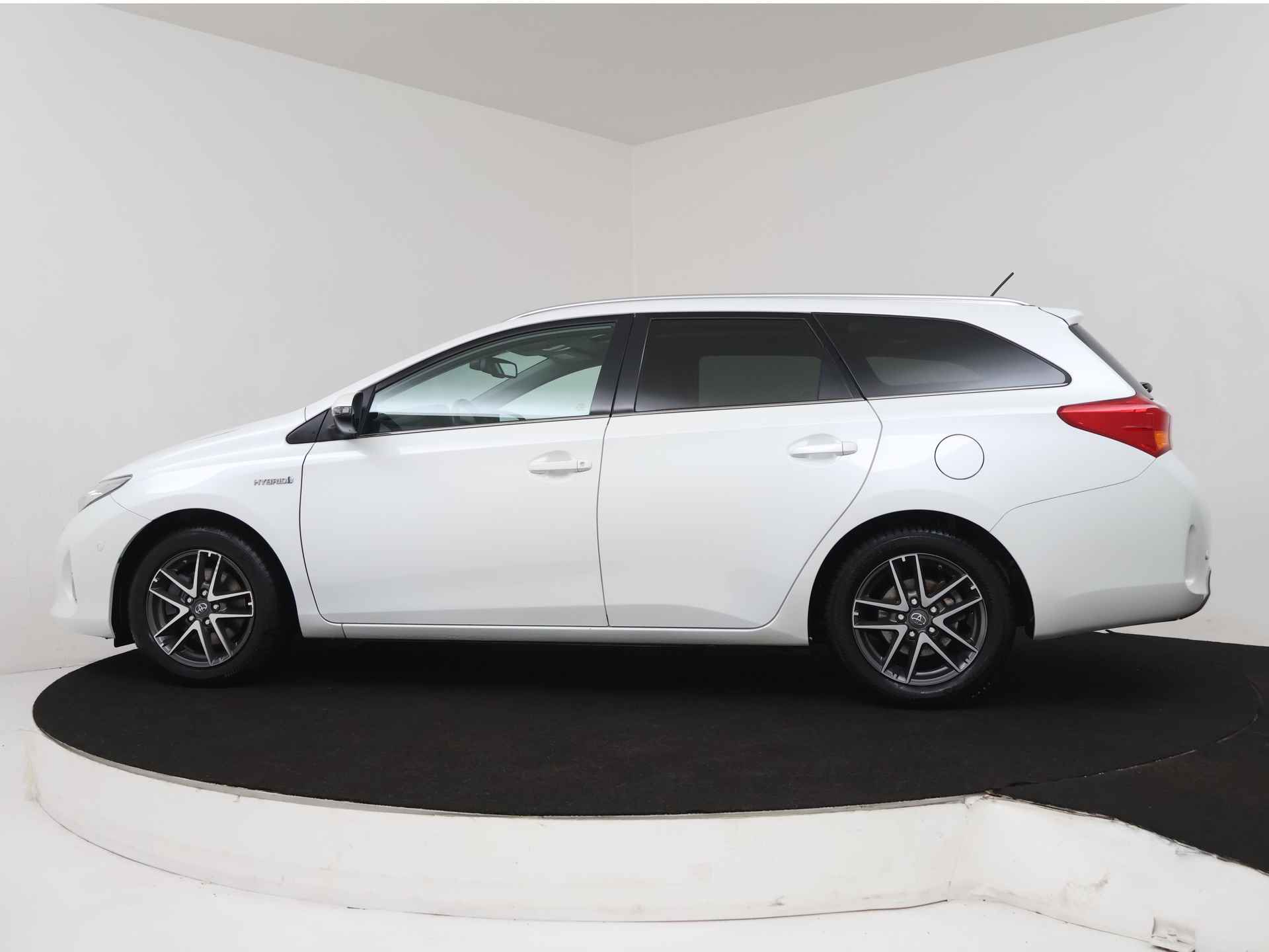 Toyota Auris Touring Sports 1.8 Hybrid Lease | Panoramadak | Leder | Navigatie | LM velgen | Camera | Stoelverwarming | Cruise Control | Climate Control | Parkeersensoren | - 29/41