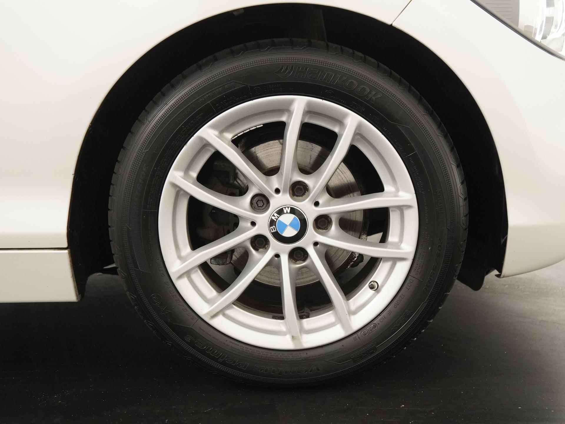 BMW 1-serie 116i Executive Automaat | Navigatie | Zondag Open! - 29/36