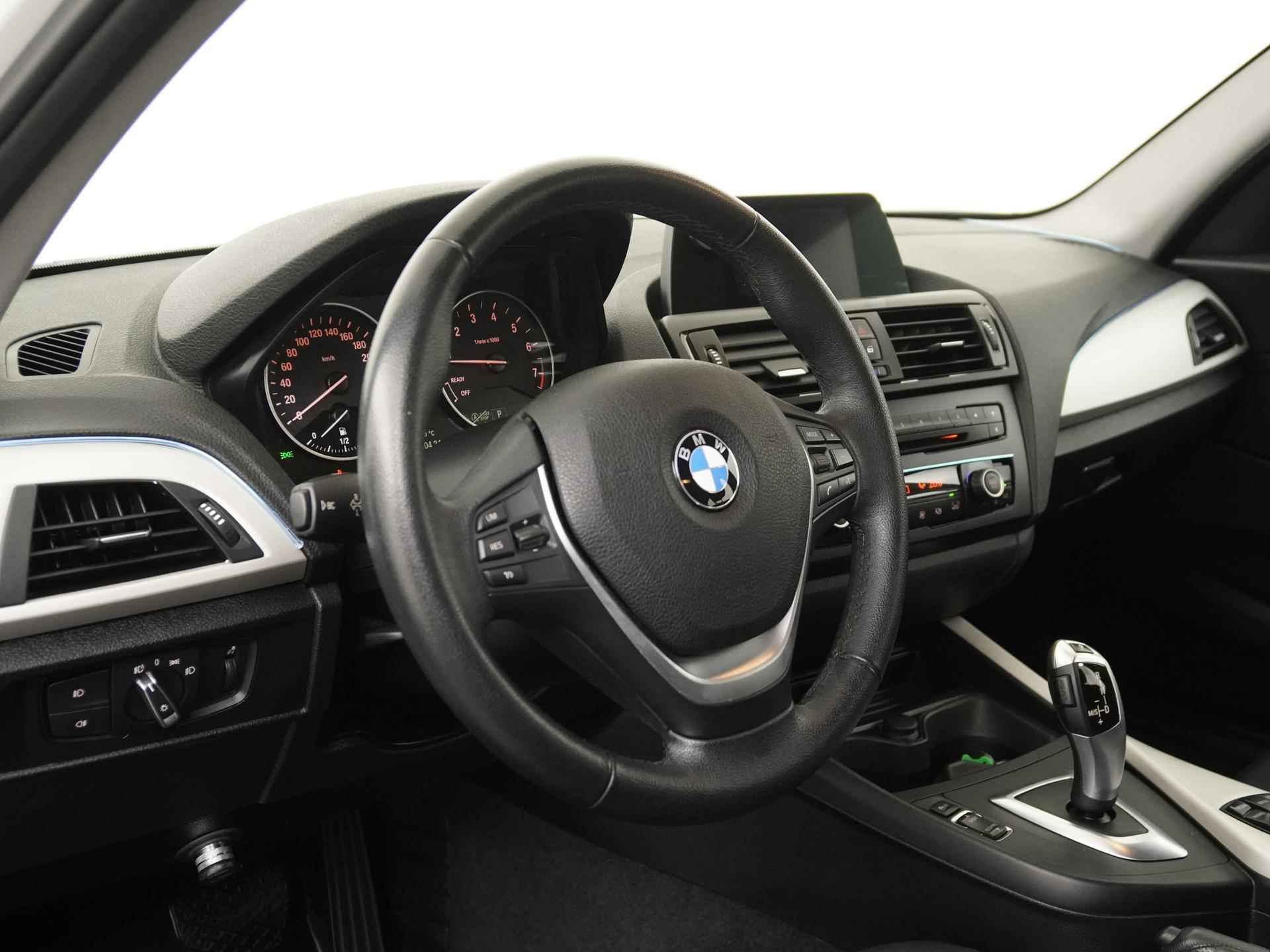 BMW 1-serie 116i Executive Automaat | Navigatie | Zondag Open! - 33/36