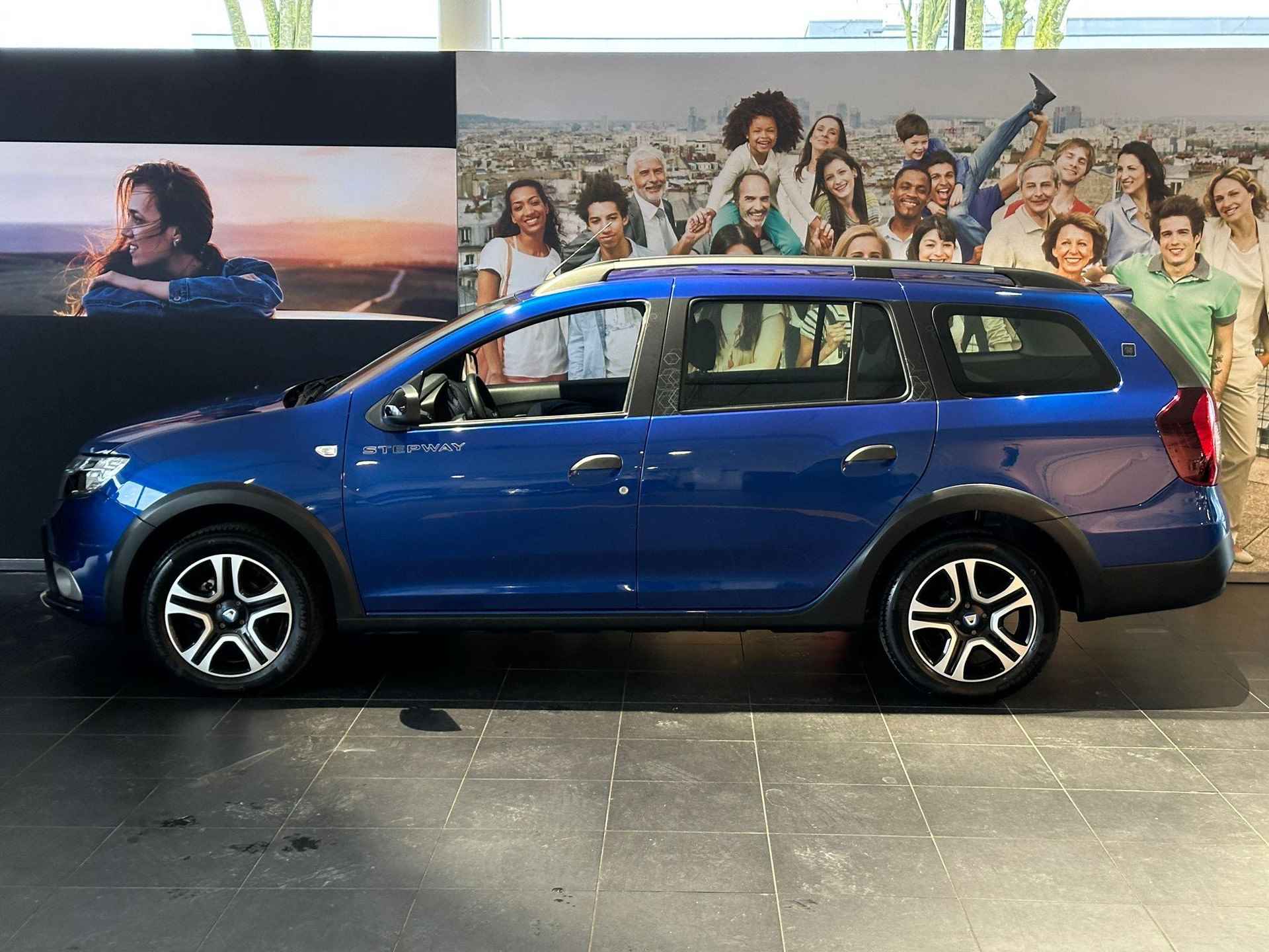 Dacia Logan MCV 1.0 TCe Bi-Fuel Stepway Serie Limitee 15th Anniv. NAVIGATIE | TREKHAAK | ACHTERUITRIJCAMERA | PARKEERSENSOREN ACHTER - 18/27