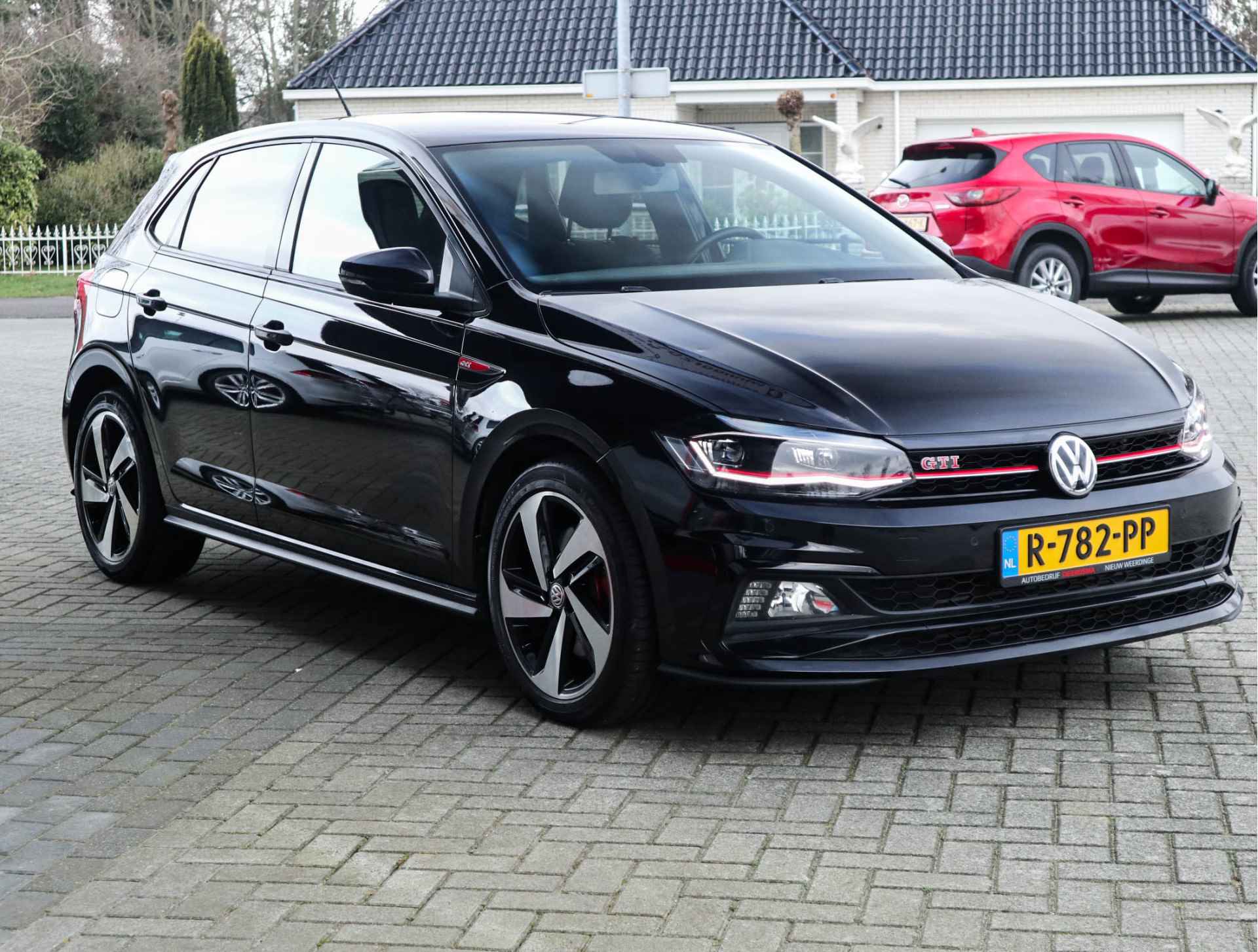 Volkswagen Polo 2.0 TSI GTI Clima/Stoelverw/App-Navi/17"/Carplay - 4/37