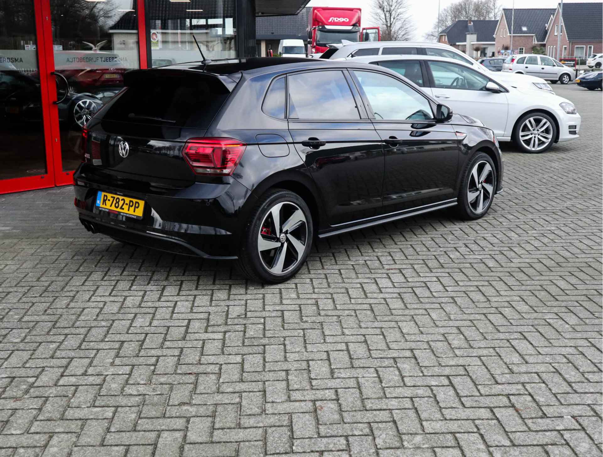 Volkswagen Polo 2.0 TSI GTI Clima/Stoelverw/App-Navi/17"/Carplay - 29/37