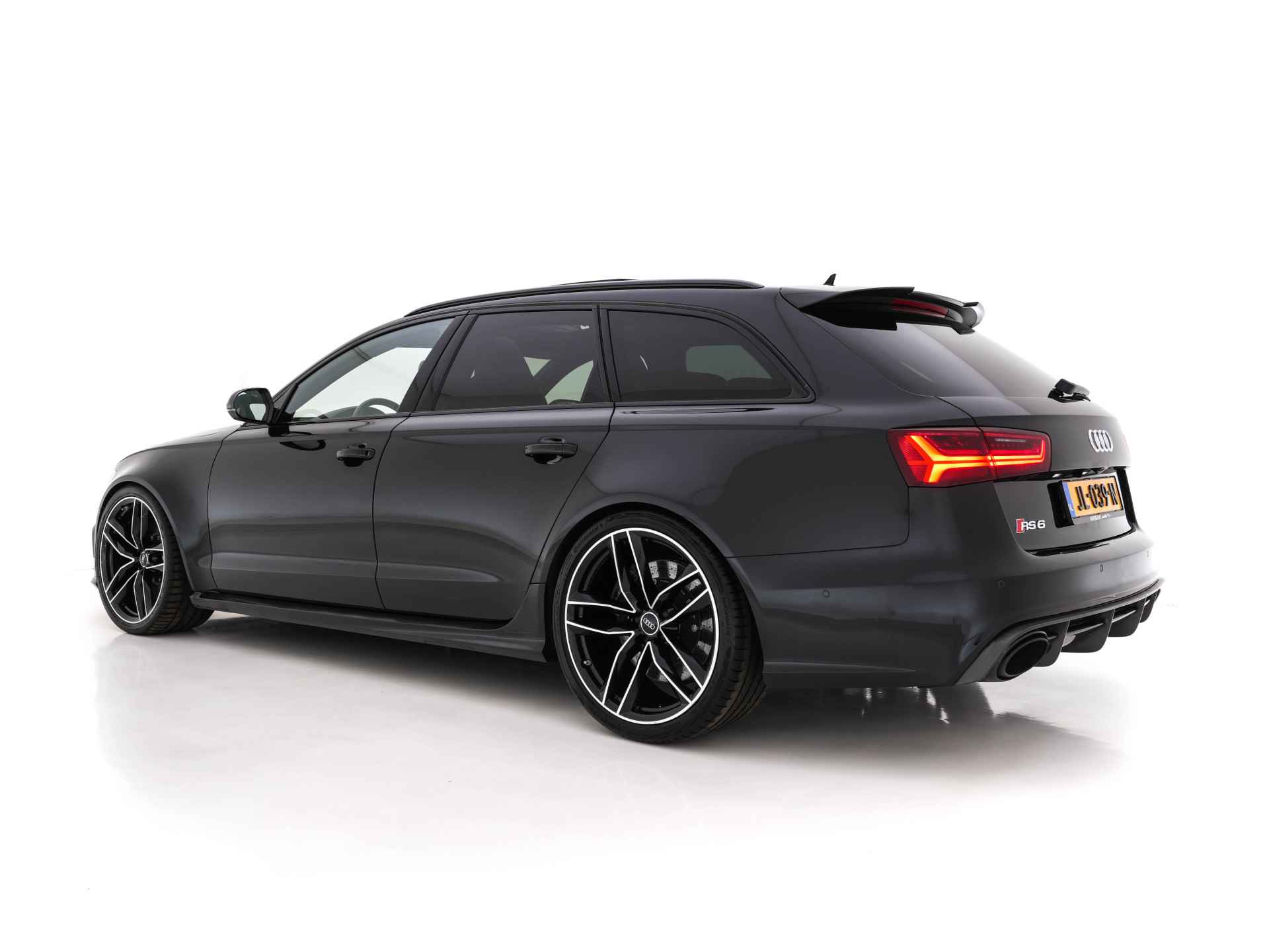 Audi RS6 Avant 4.0 TFSI Quattro Pro-Line-Plus Aut. *CERAMIC-BRAKES | PANO | LEATHER-ALCANTARA | FULL-LED | TOP-VIEW | BLIS | MEMORY-PACK | CARBON-INT. | BOSE-SOUND | LANE-ASSIST | KEYLESS | DAB+ | SPORT-SEATS | SHIFT-PADDLES | 21''ALU* - 4/41