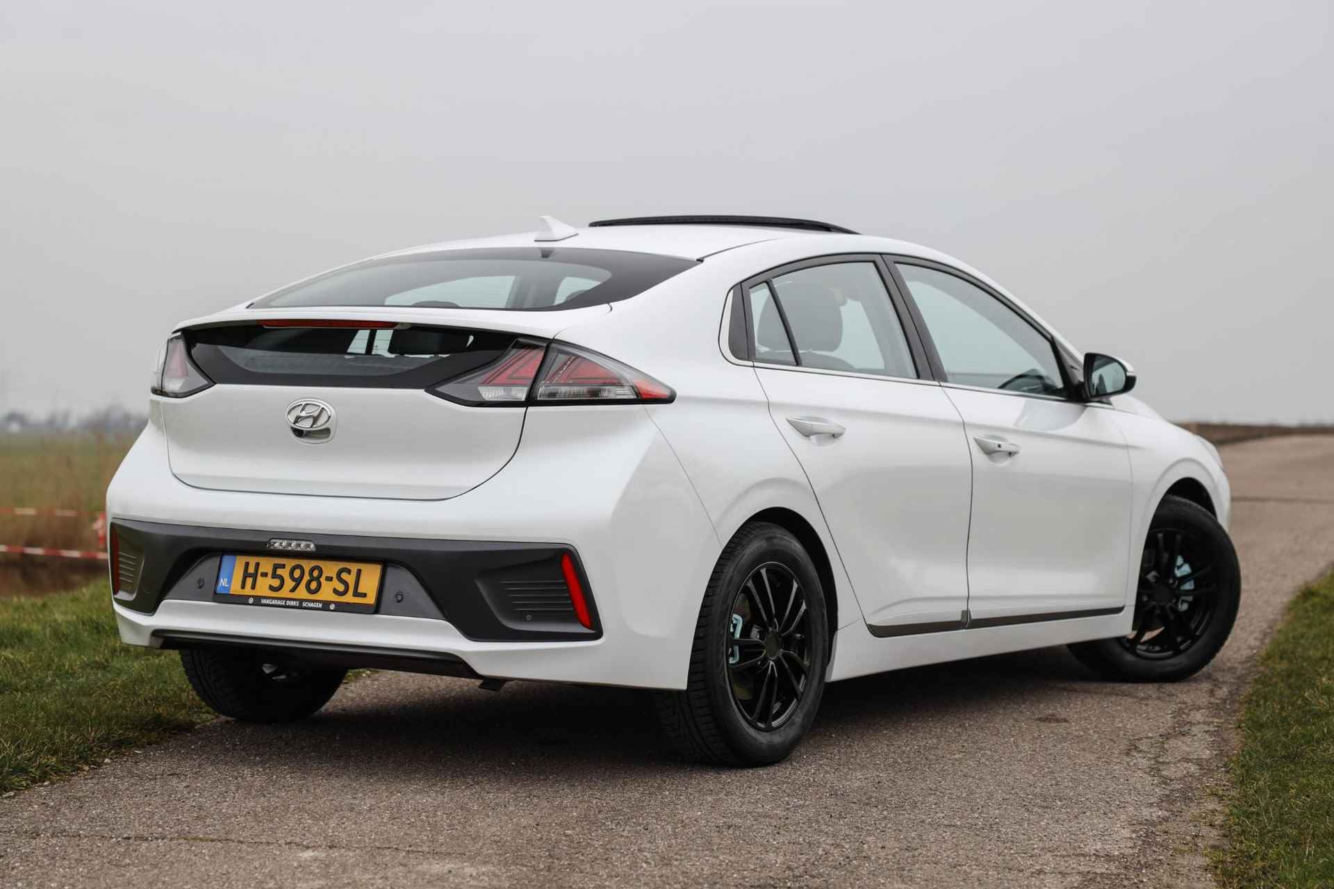 Hyundai IONIQ 1.6 GDi Premium + ✅ Schuifdak ✅ Leder ✅ ACC - 3/42