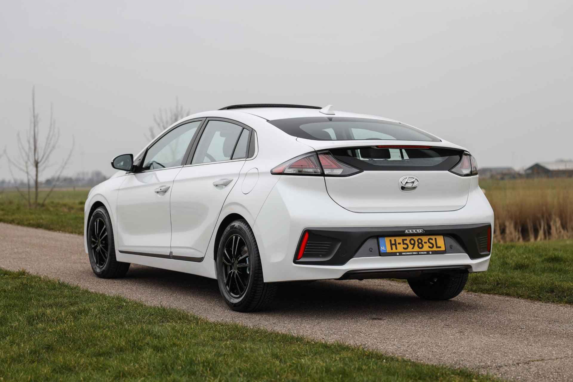 Hyundai IONIQ 1.6 GDi Premium + ✅ Schuifdak ✅ Leder ✅ ACC - 41/42