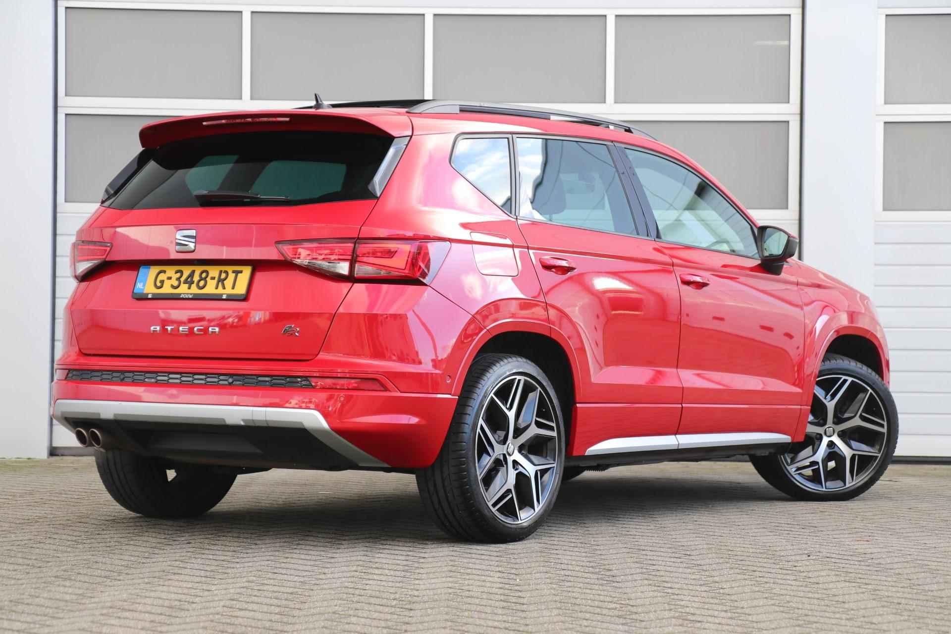 SEAT Ateca 1.5 TSI 150pk DSG FR Business Intense | Panoramadak | Trekhaak | Navigatie | Full Link | 19" Velgen - 2/47