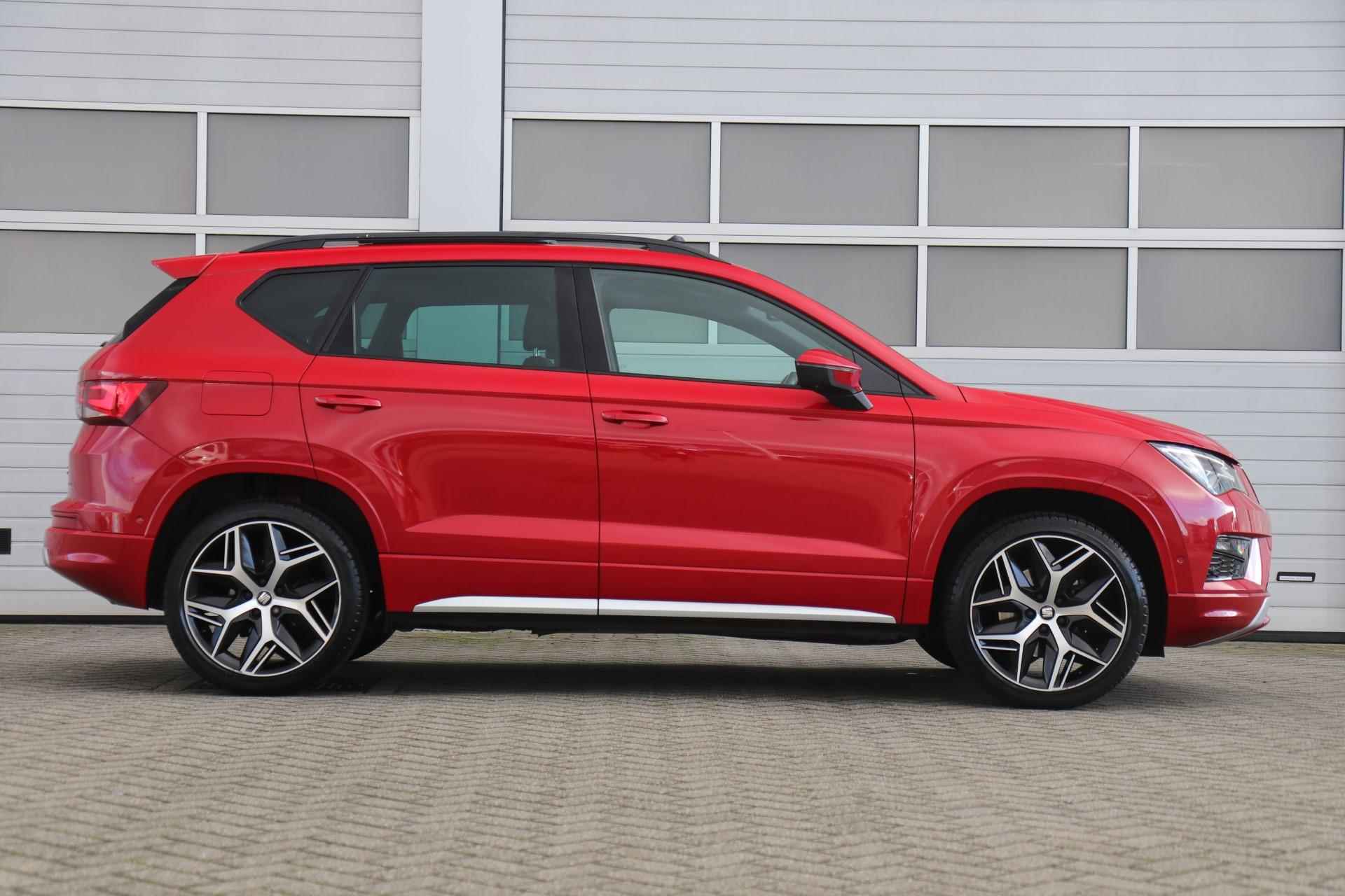 SEAT Ateca 1.5 TSI 150pk DSG FR Business Intense | Panoramadak | Trekhaak | Navigatie | Full Link | 19" Velgen - 3/47