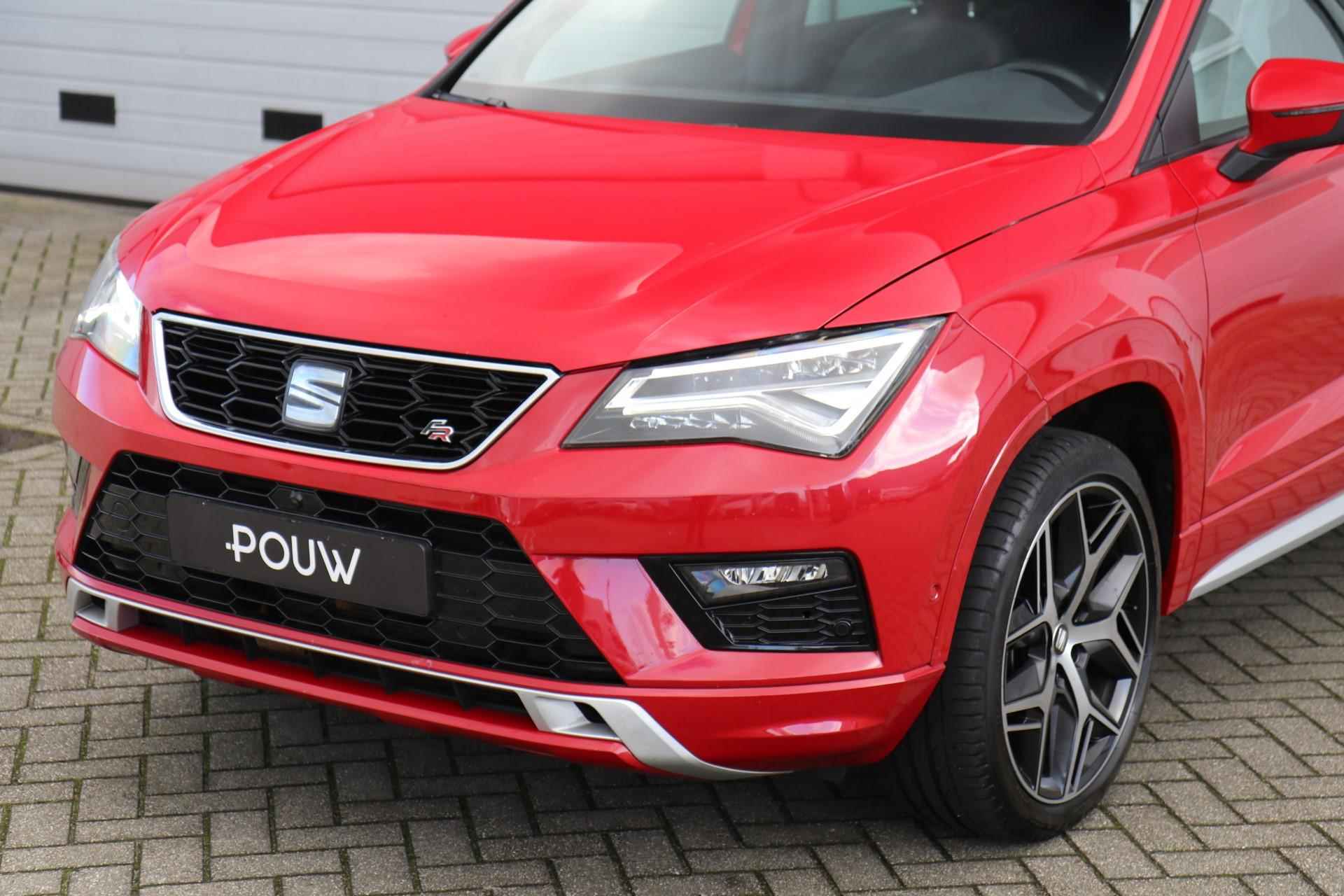 SEAT Ateca 1.5 TSI 150pk DSG FR Business Intense | Panoramadak | Trekhaak | Navigatie | Full Link | 19" Velgen - 31/47