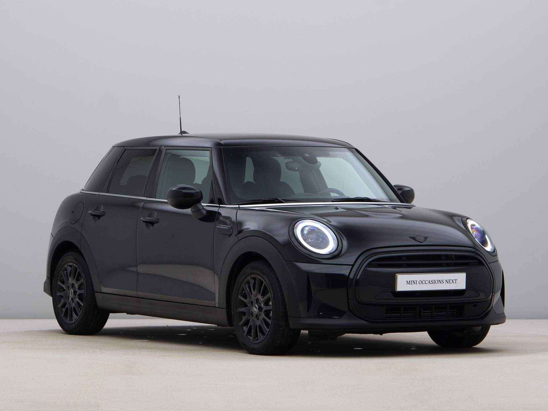 MINI 5-deurs Cooper Camden Edition Aut. - 8/24