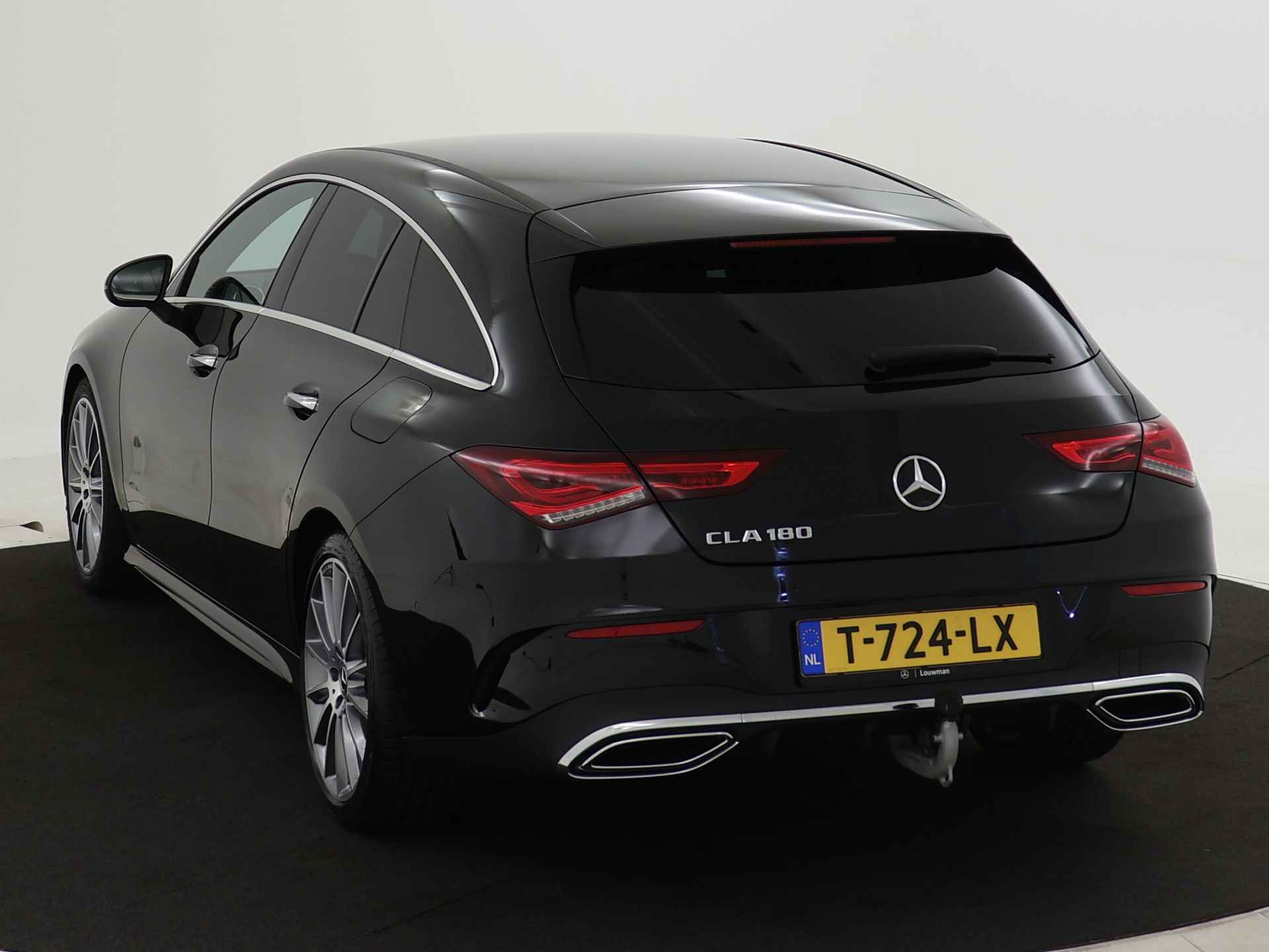 Mercedes-Benz CLA-Klasse Shooting Brake 180 AMG Line | Trekhaak | Keyless Go | Sfeerverlichting | Stoelverwarming | DAB | Parkeerpakket met camera | Inclusief 24 maanden Mercedes-Benz Certified garantie voor Europa. - 14/39