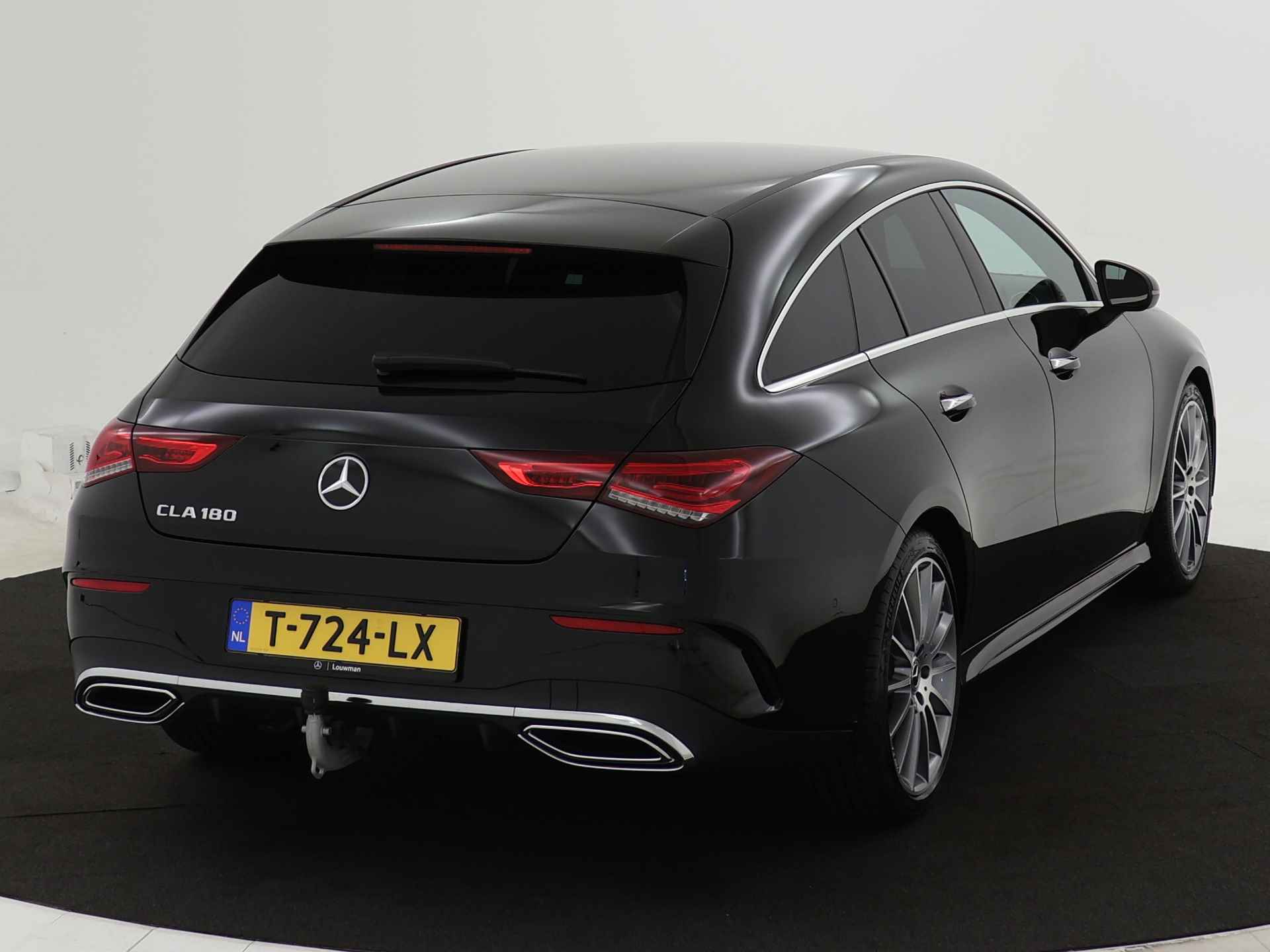 Mercedes-Benz CLA-Klasse Shooting Brake 180 AMG Line | Trekhaak | Keyless Go | Sfeerverlichting | Stoelverwarming | DAB | Parkeerpakket met camera | Inclusief 24 maanden Mercedes-Benz Certified garantie voor Europa. - 15/39