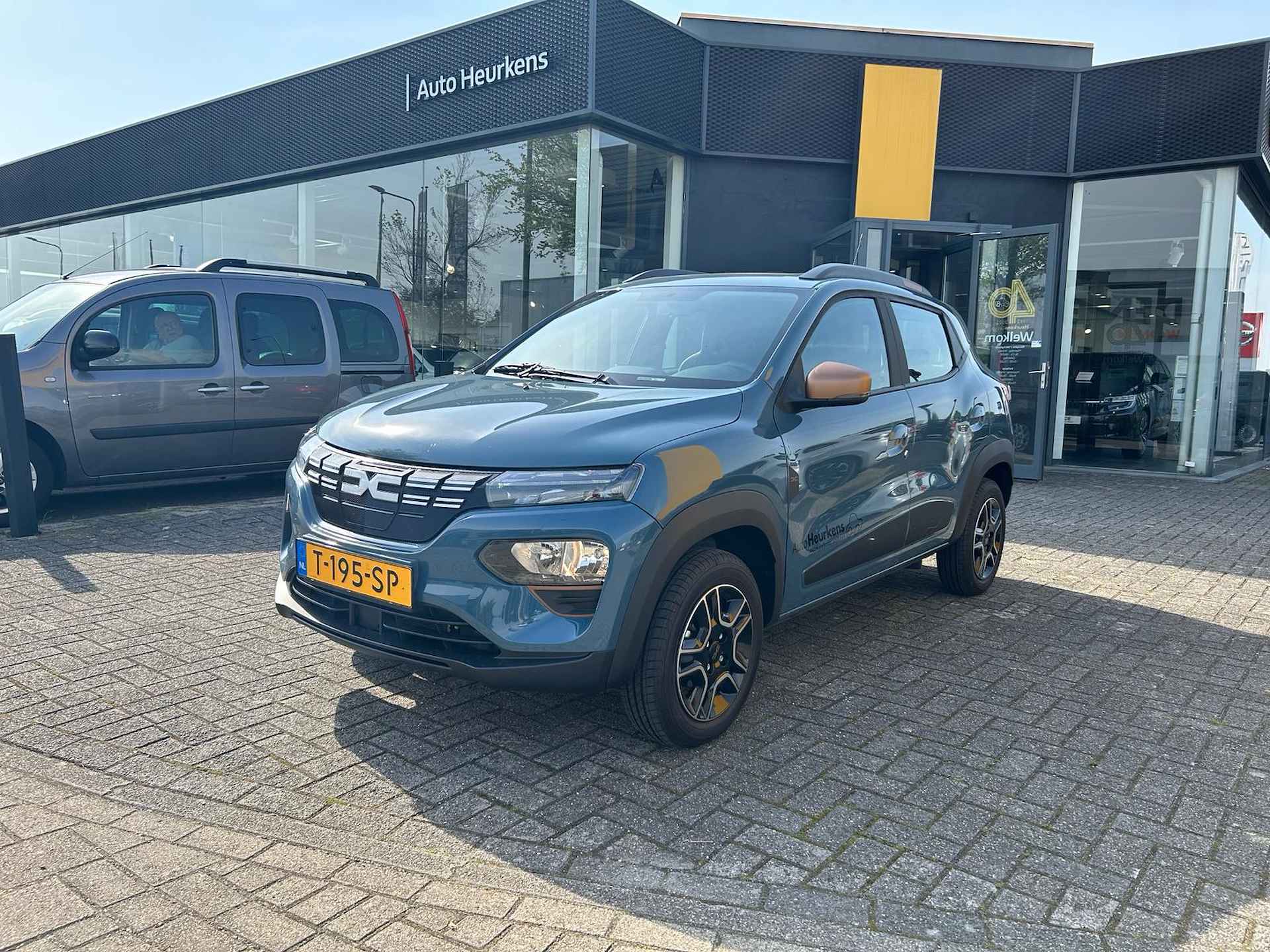 Dacia Spring Extreme 27 kWh | €2.000 Overheidssubsidie Beschikbaar | DC Lader | Navigatie | - 2/23