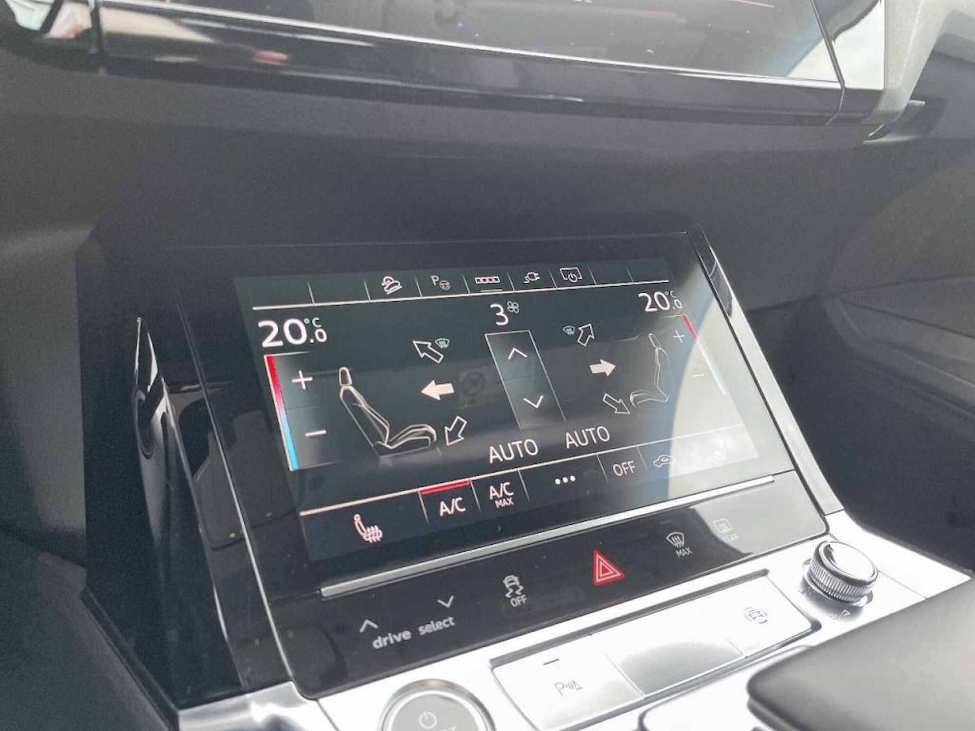 Audi e-tron 50 quattro ECC LMV NAVI 2020 - 36/39