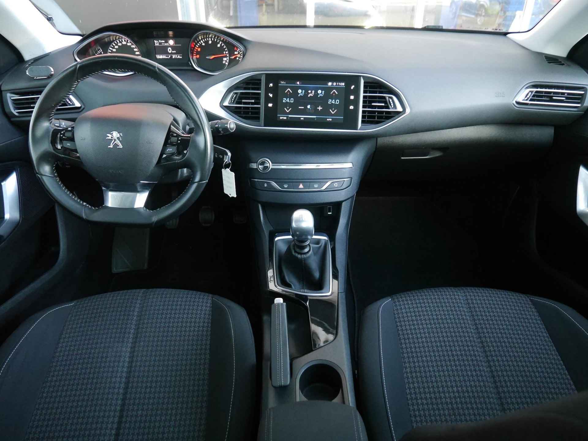 Peugeot 308 SW 1.5 BlueHDi Blue Lease Executive | Navigatie | Parkeersensoren (voor/achter) | Climate Control | Panoramadak | Carplay | Bluetooth | LM velgen | Dealer Onderhouden!! | - 14/38