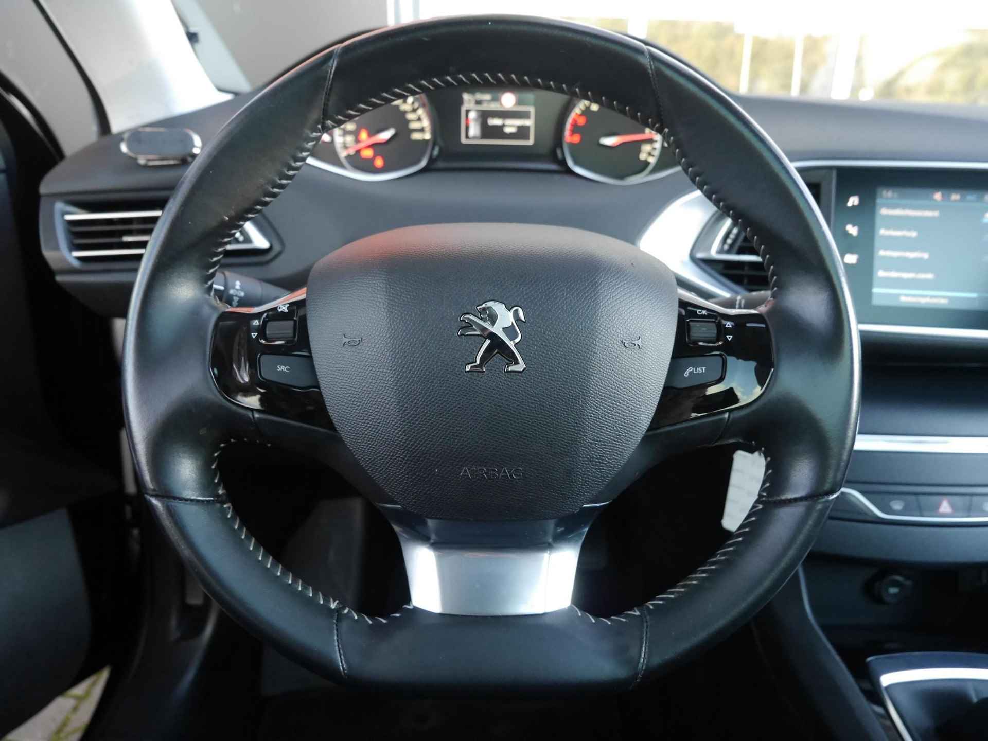 Peugeot 308 SW 1.5 BlueHDi Blue Lease Executive | Navigatie | Parkeersensoren (voor/achter) | Climate Control | Panoramadak | Carplay | Bluetooth | LM velgen | Dealer Onderhouden!! | - 25/38