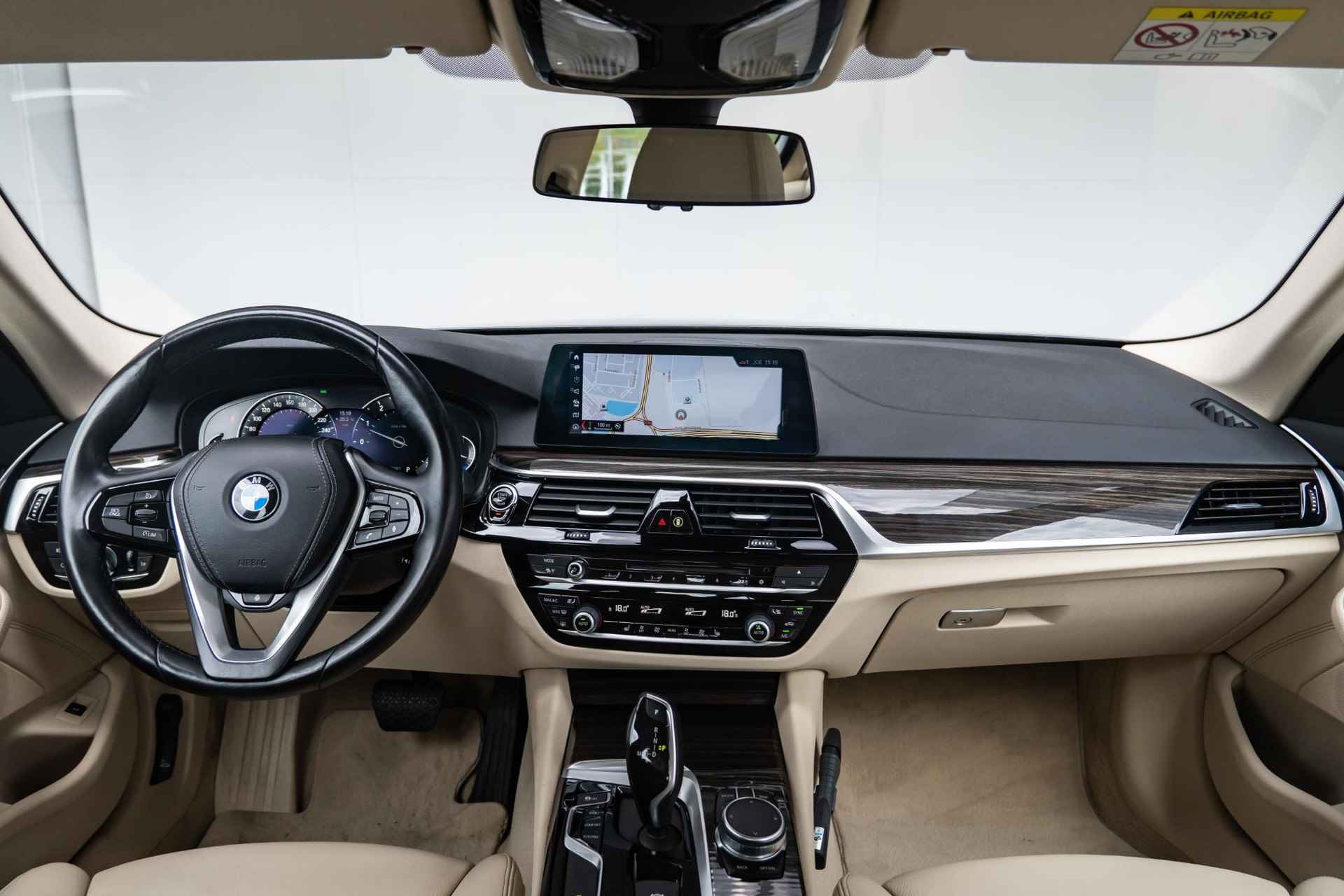 BMW 5 Serie Sedan 530i | High Executive / Stuurwielrand verwarmd / BMW Head-Up Display / Achteruitrijcamera - 9/37