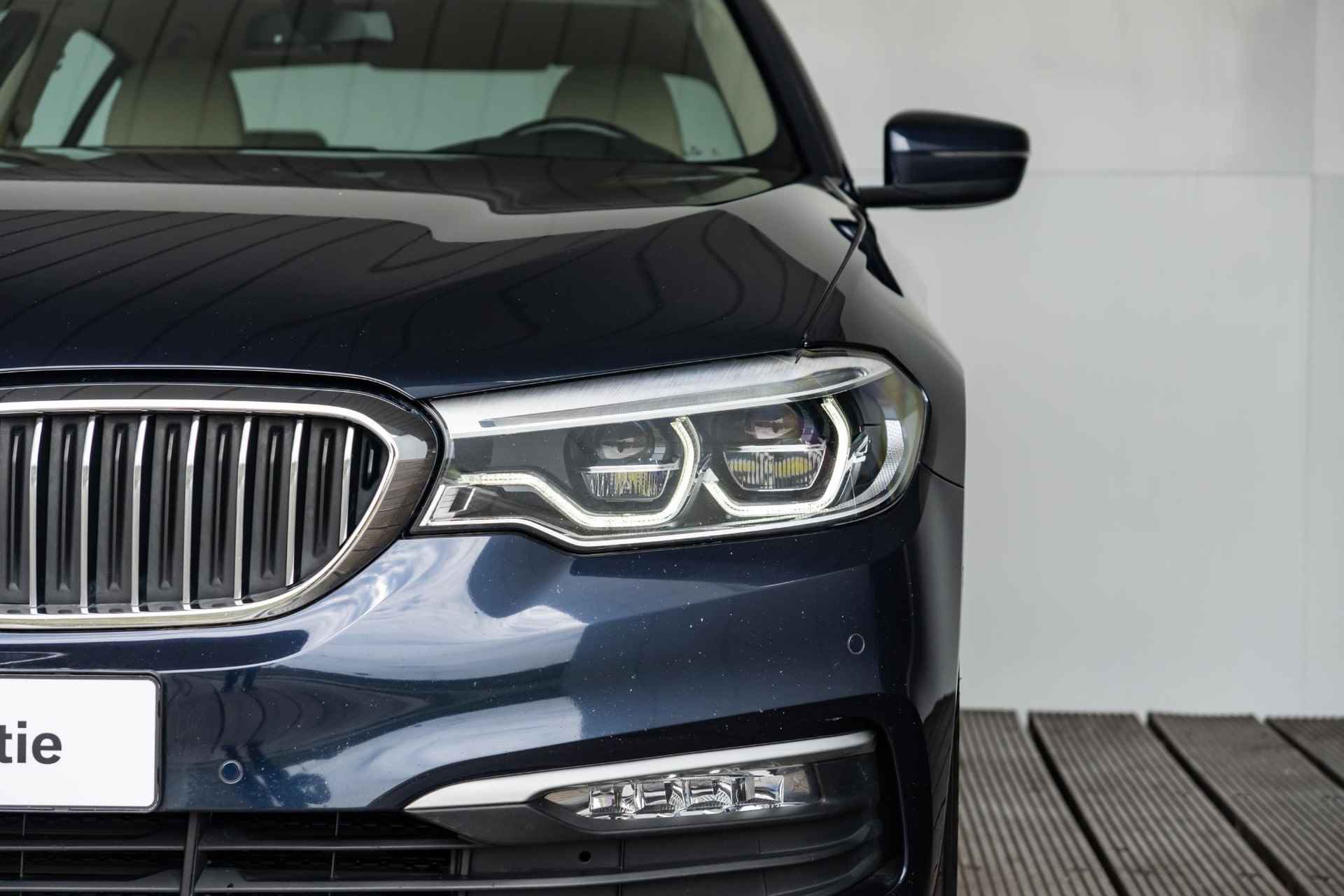 BMW 5 Serie Sedan 530i | High Executive / Stuurwielrand verwarmd / BMW Head-Up Display / Achteruitrijcamera - 31/37