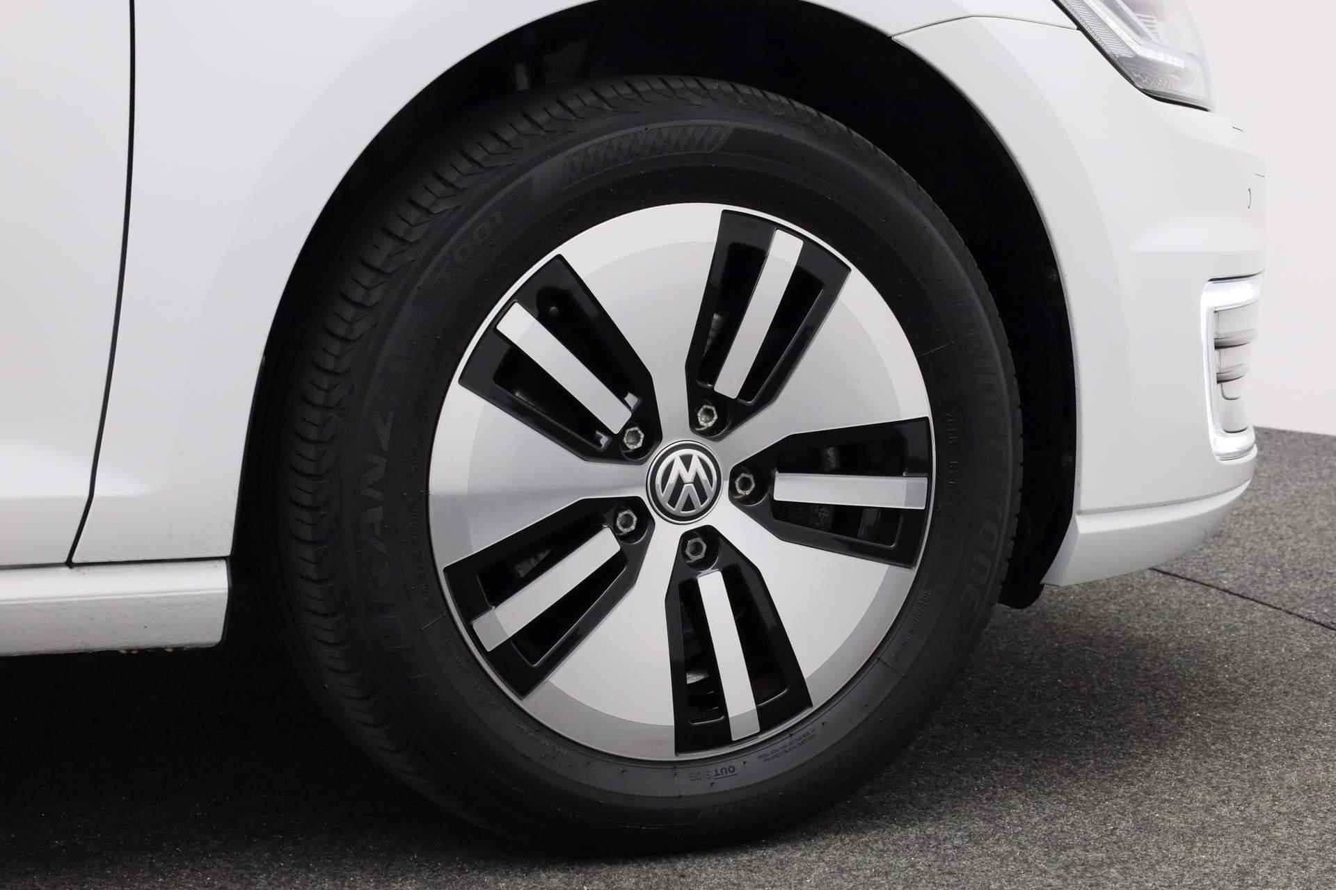 Volkswagen e-Golf 136PK E-DITION | Parkeersensoren voor/achter | Navi | Stoelverwarming | Climatronic - 13/37