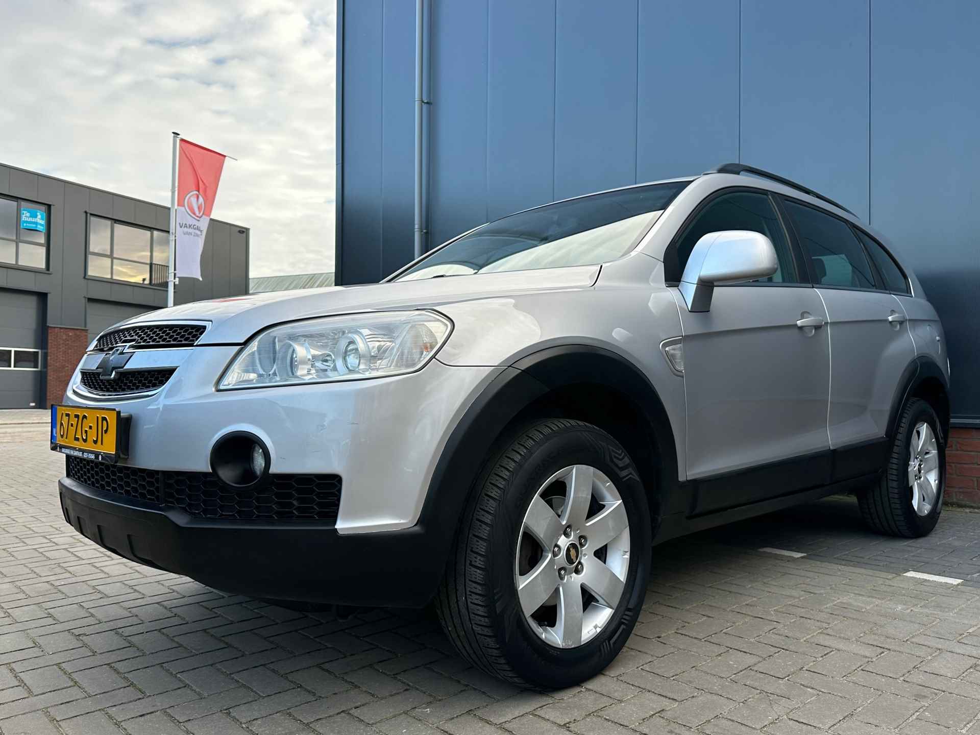 Chevrolet Captiva 2.4i Style 7-Pers (12 mnd BOVAG garantie) - 4/33