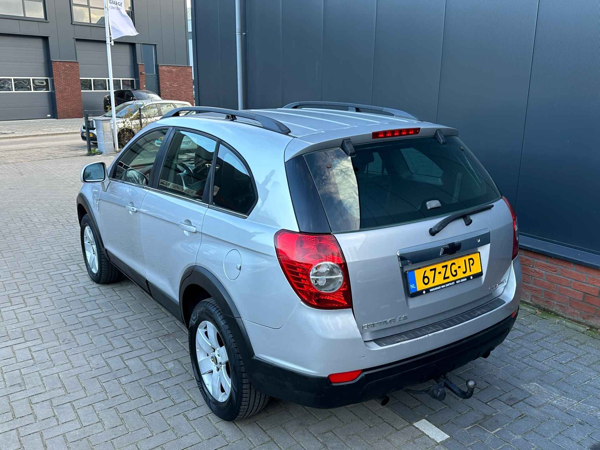 Chevrolet Captiva 2.4i Style 7-Pers (12 mnd BOVAG garantie) - 9/33