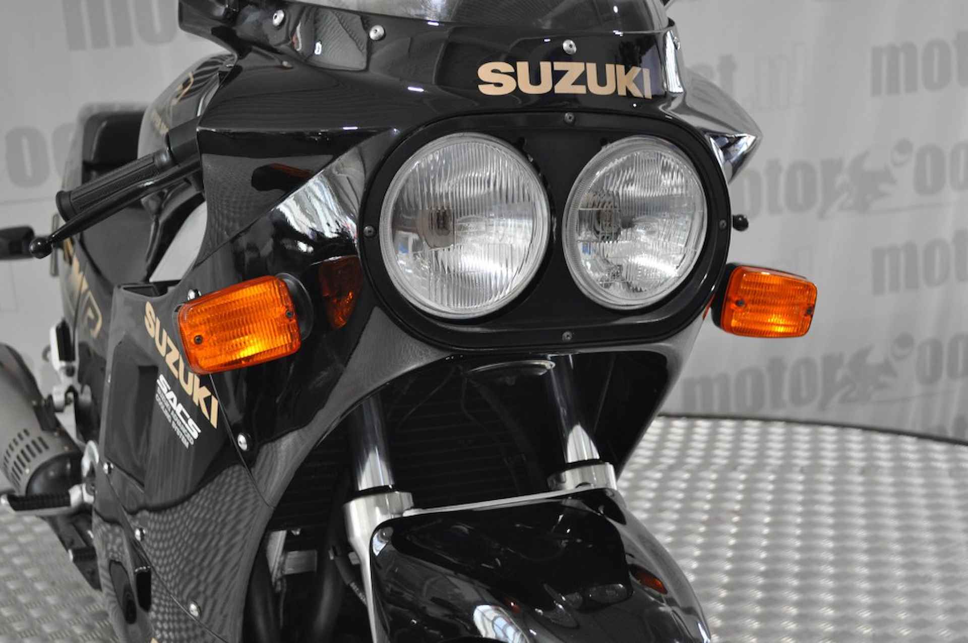 SUZUKI Gsx-r 1100 SLABBY - 12/21