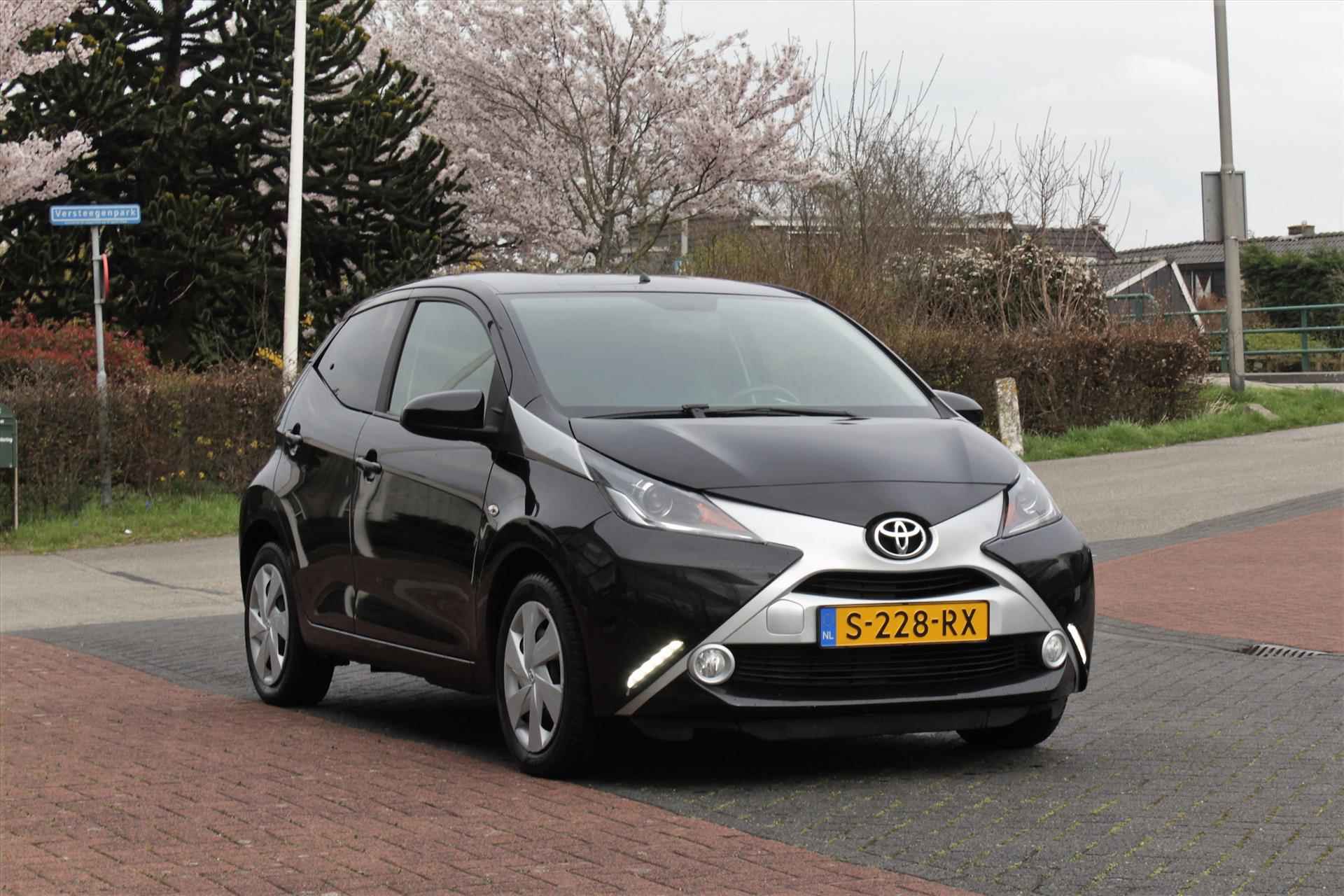 TOYOTA Aygo 1.0 VVT-i 69pk 5D x-cite - 7/33