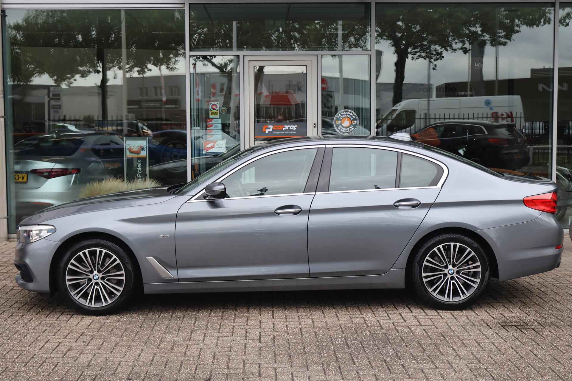 BMW 5-Serie (g30) 530i High Executive Sportline 252pk AUT | Elek. voorstoelen | Navi Prof | Sfeerverlichting - 16/54