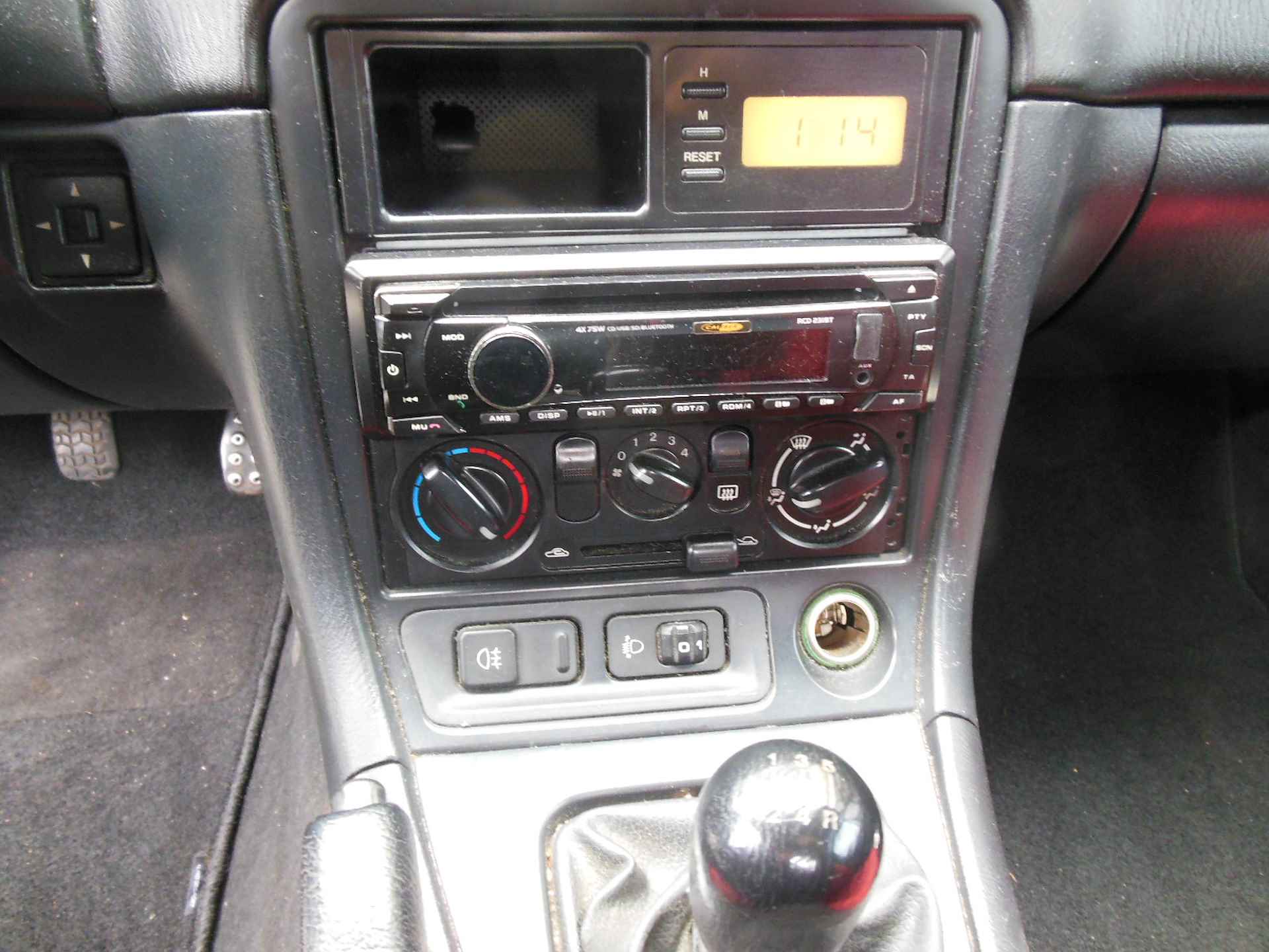 Mazda MX-5 1.8i Staat in De Krim - 9/11