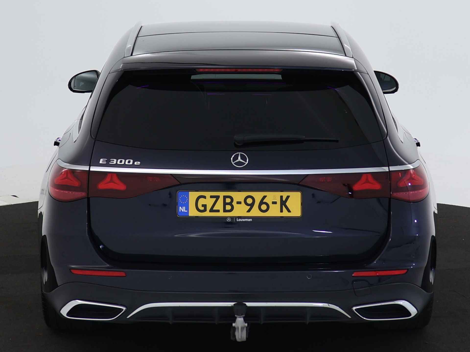 Mercedes-Benz E-Klasse Estate 300 e AMG Plug-In Hybride | AMG Styling | Trekhaak | Digital light | Keyless go | Distronic | Keyless go | Memory Pakket voorsteoelen. Inclusief 24 maanden MB Certified garantie voor Europa. - 29/45