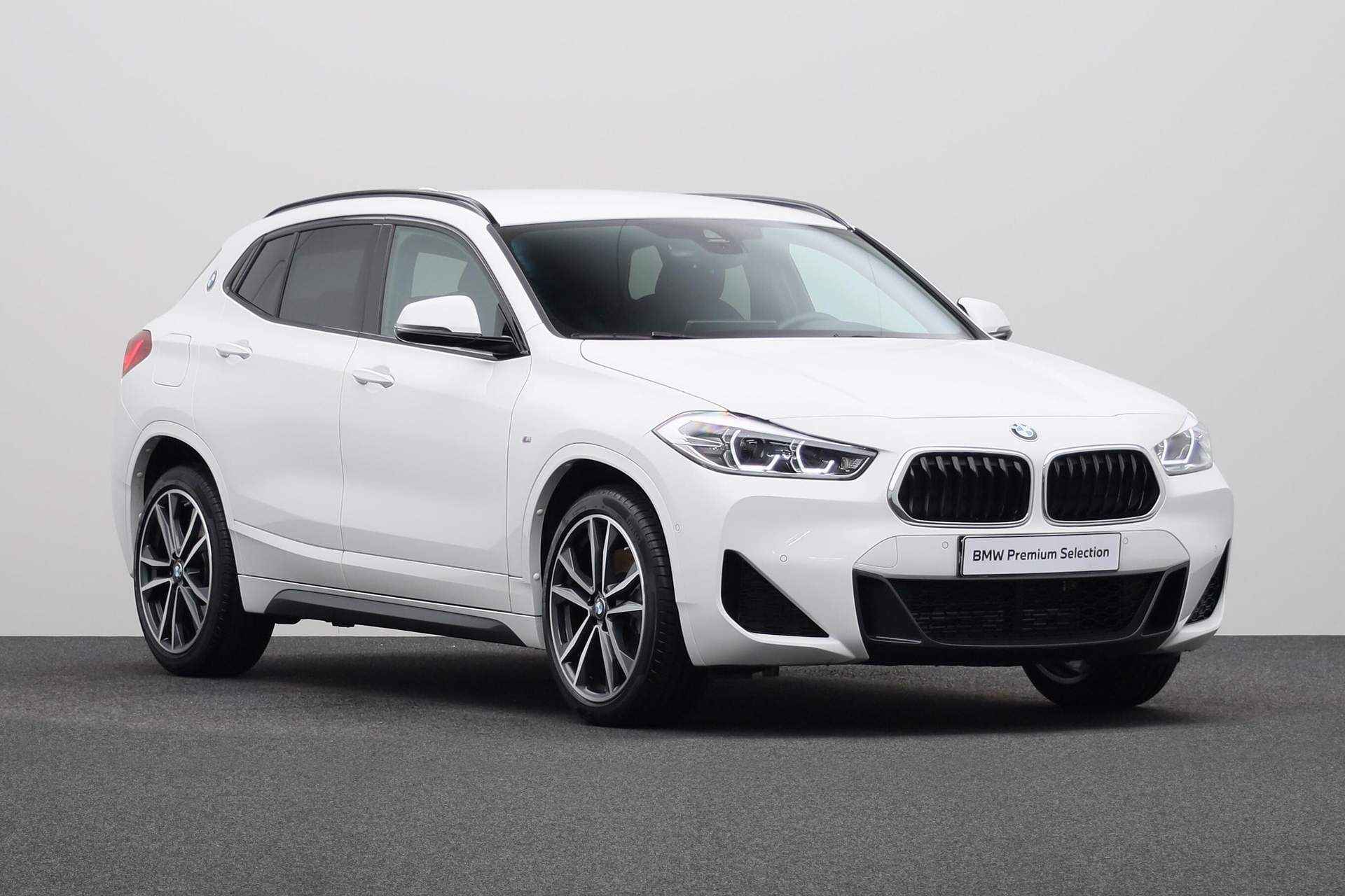 BMW X2 sDrive20i | Model M-Sport | Adaptief onderstel | Trekhaak met afneembare kogel | Elektrisch op afstand volledig te openen en te sluiten achterklep | Comfort Access | Extra getint glas in achterportier - 12/24