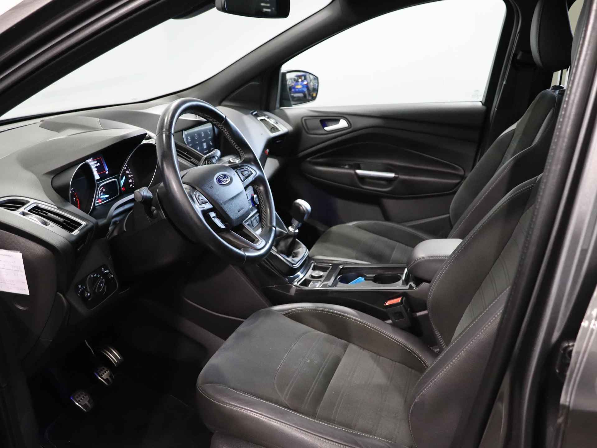 Ford Kuga 1.5 EcoBoost ST Line | Privacy Glass | Voorruitverwarming | Trekhaak - 4/34