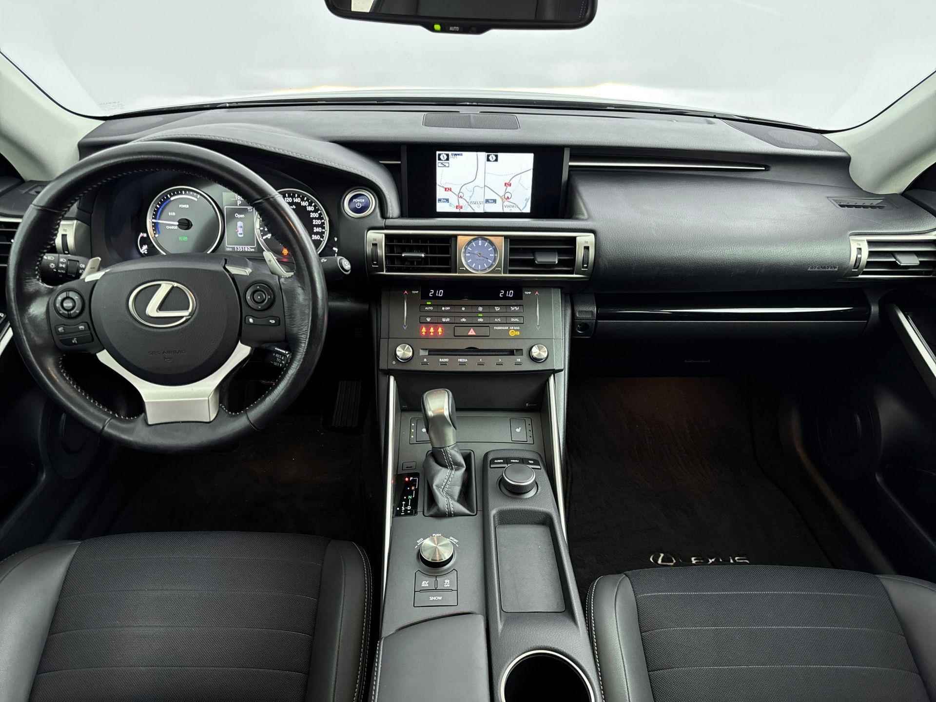 Lexus IS 300h 25th Edition | Navigatie | Camera | Stoelverwarming | Parkeersensoren | - 12/29