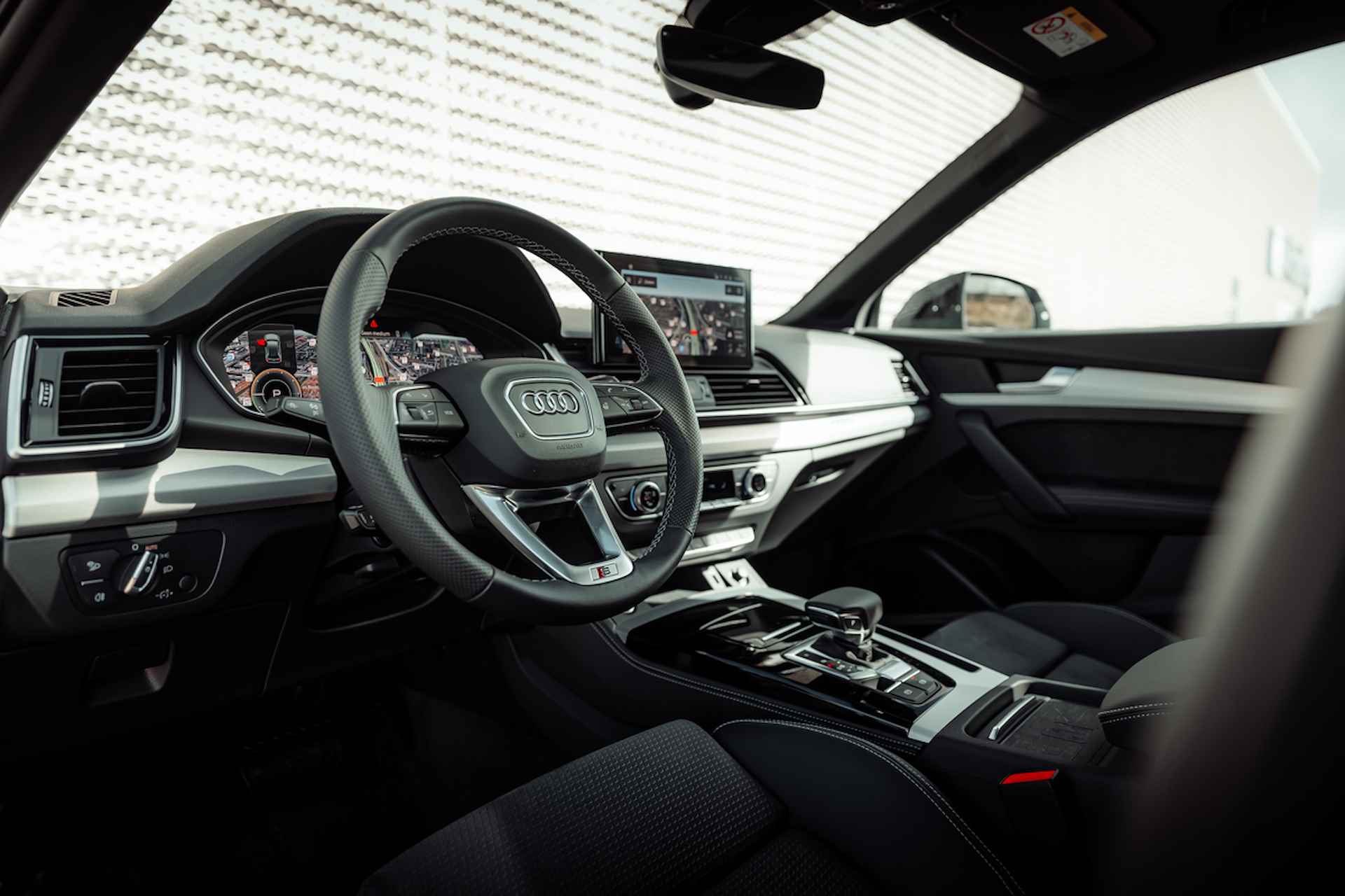 Audi Q5 Sportback 50 TFSI e 299pk quattro S edition Competition | Luchtvering | Panoramadak | 21"LM velgen | Bang & Olufsen | Tour & City & Parking | Comfortsleutel - 18/36