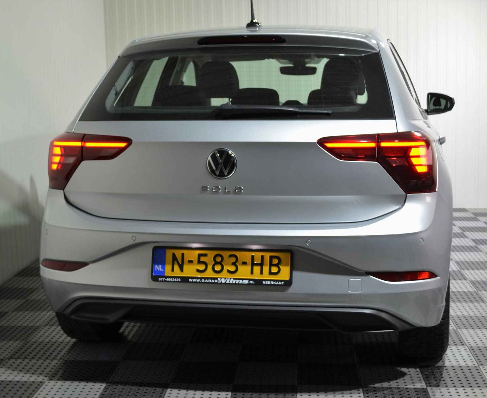 Volkswagen Polo 1.0 TSI Life Carplay/PCD/Nav/Adap.cruise/LM/nieuw model/NL auto - 5/26