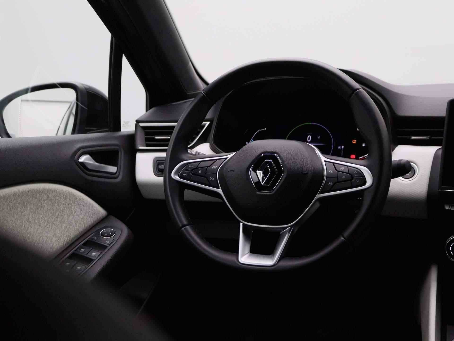 Renault Clio 1.6 E-Tech Hybrid 145Pk Techno | Navigatie | Apple & Android Carplay | Parkeersensoren & Camera | Climate Control | LED | Lichtmetalen Velgen & Privacy Glass | | - 11/38