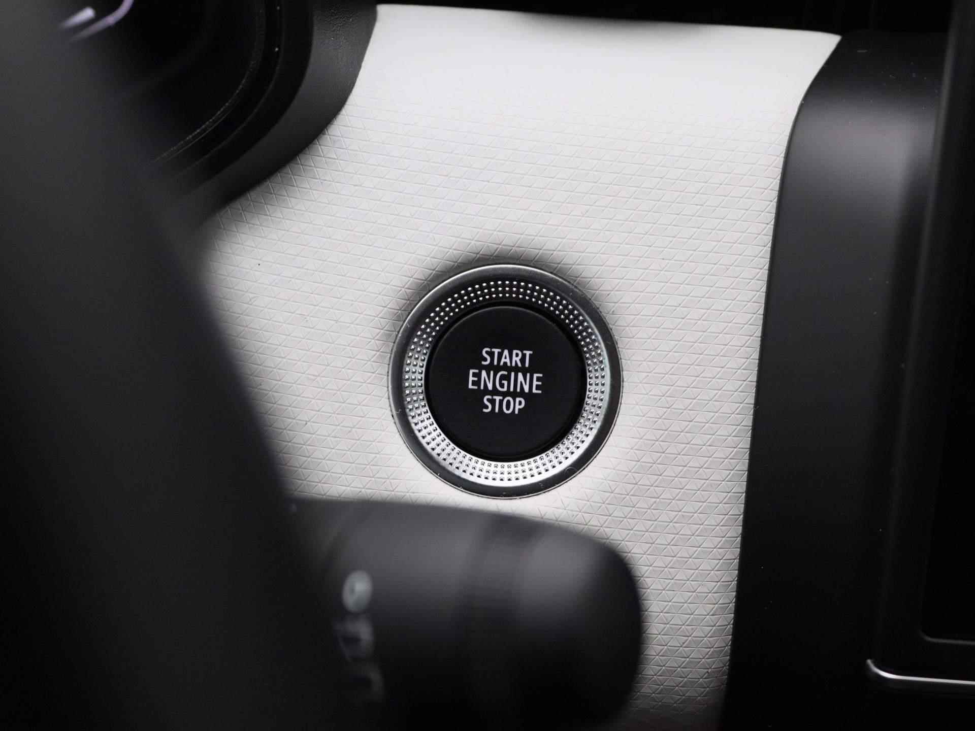 Renault Clio 1.6 E-Tech Hybrid 145Pk Techno | Navigatie | Apple & Android Carplay | Parkeersensoren & Camera | Climate Control | LED | Lichtmetalen Velgen & Privacy Glass | | - 25/38