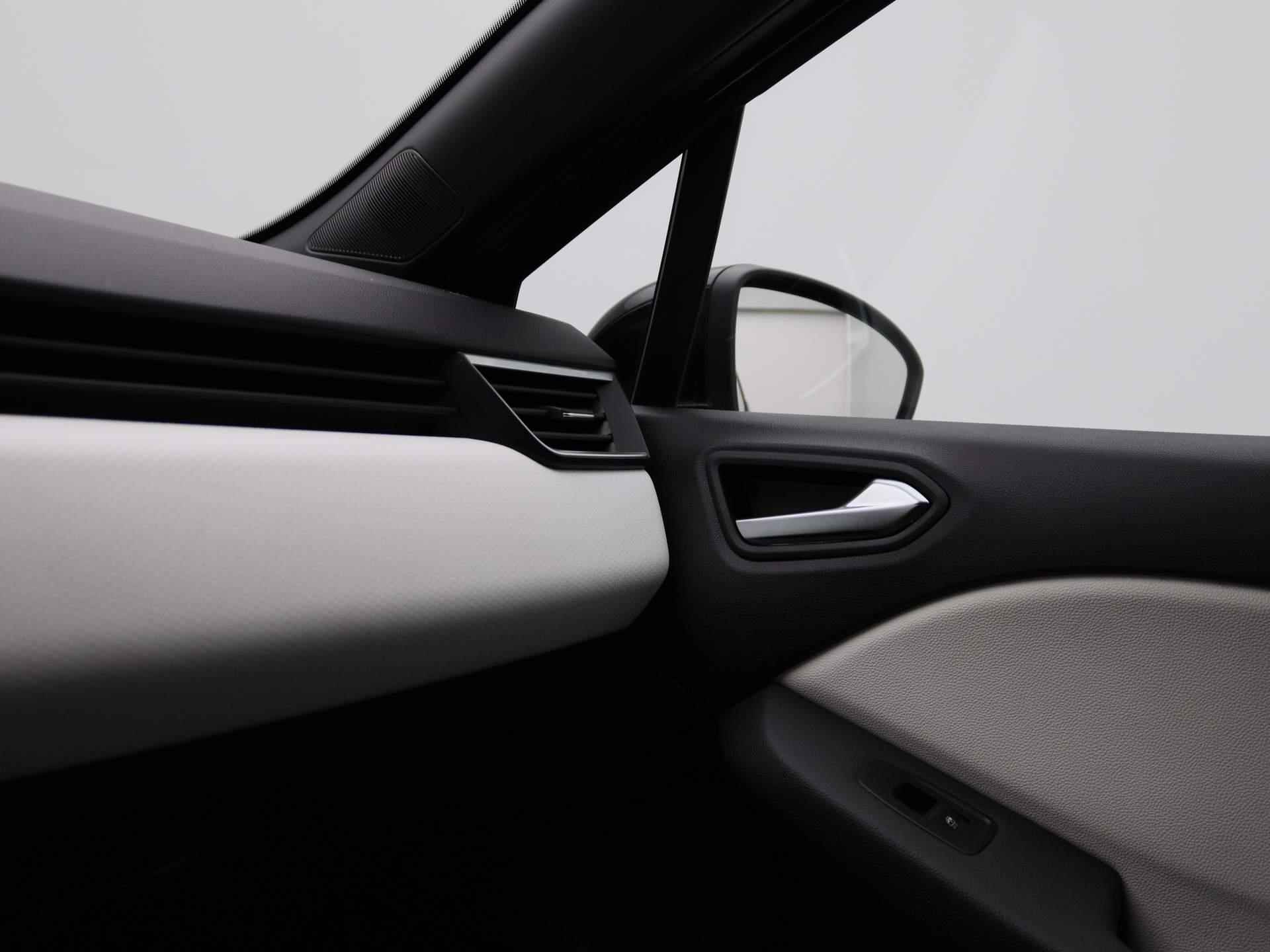 Renault Clio 1.6 E-Tech Hybrid 145Pk Techno | Navigatie | Apple & Android Carplay | Parkeersensoren & Camera | Climate Control | LED | Lichtmetalen Velgen & Privacy Glass | | - 27/38