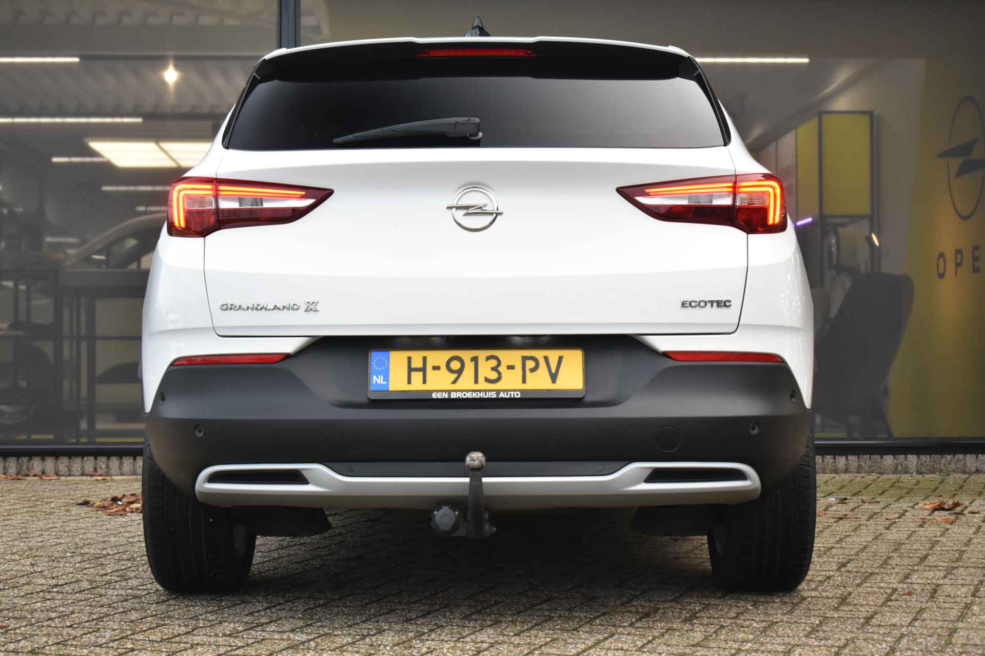 Opel Grandland X 1.2 Turbo Innovation | Navigatie | Trekhaak | 1e Eigenaar | Dealeronderhouden | Elektr. Achterklep | All-Seasonbanden | Keyless- - 6/50