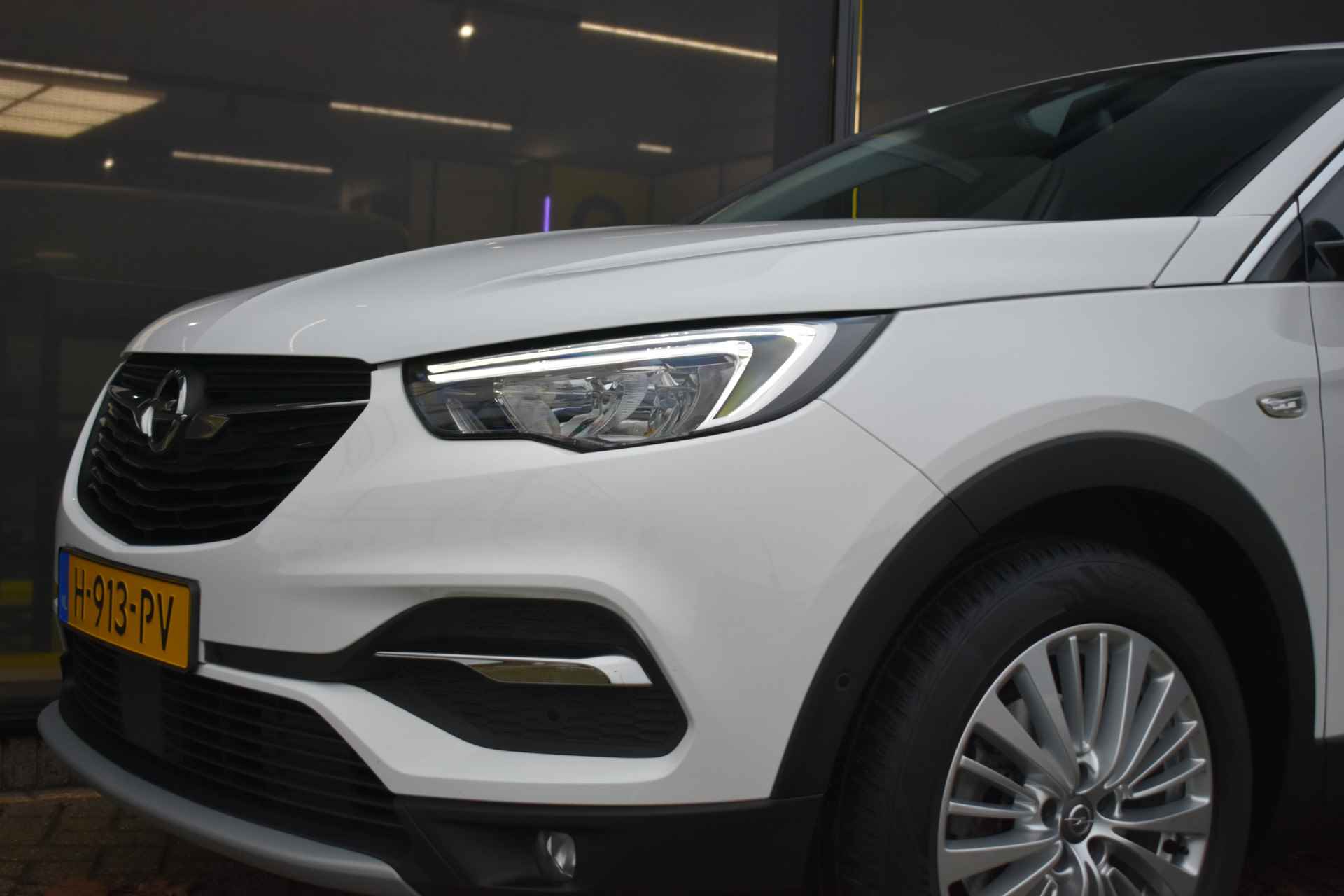 Opel Grandland X 1.2 Turbo Innovation | Navigatie | Trekhaak | 1e Eigenaar | Dealeronderhouden | Elektr. Achterklep | All-Seasonbanden | Keyless- - 30/50