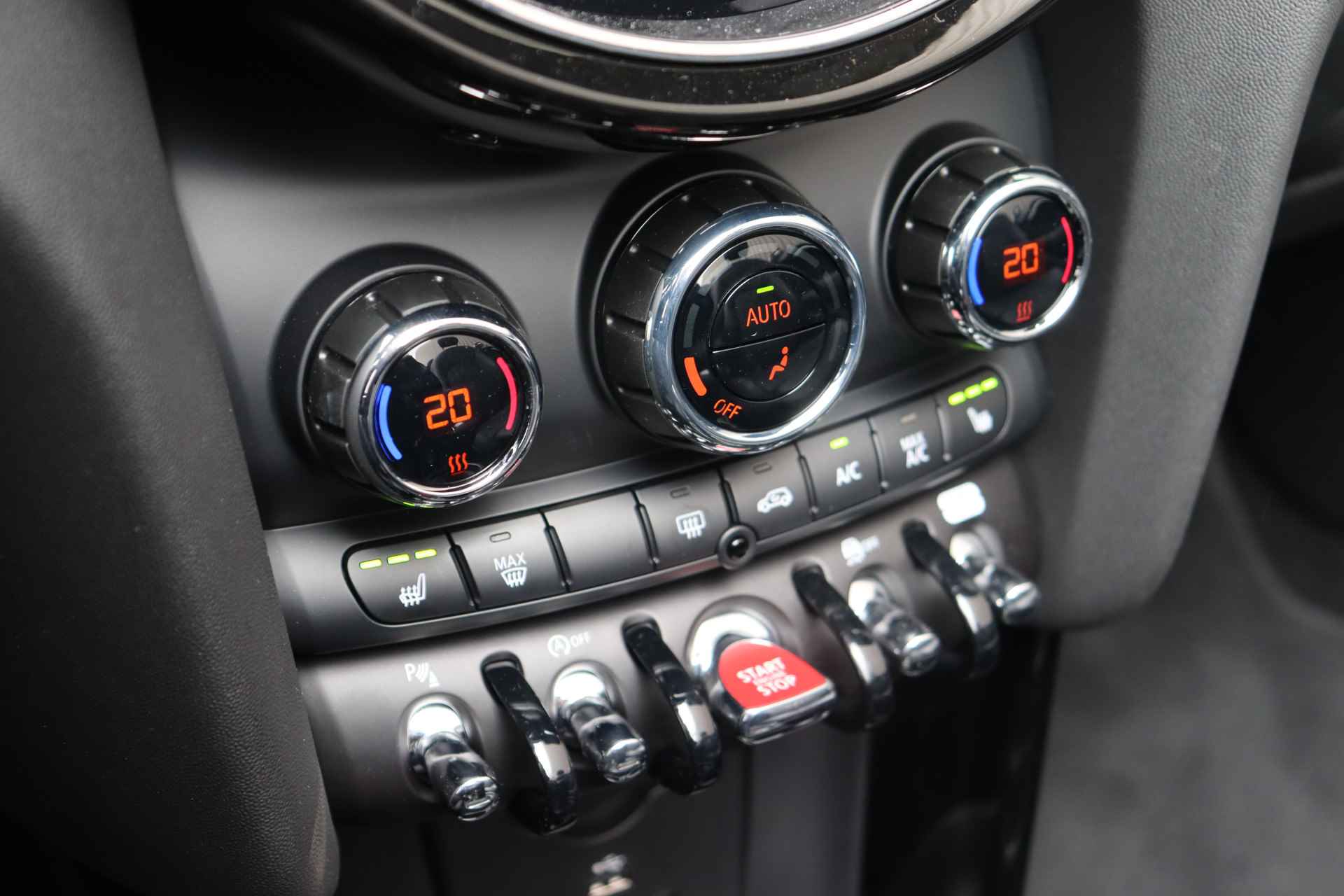 MINI Cabrio Cooper S Rockingham GT JCW Automaat / Sportstoelen / Achteruitrijcamera / Adaptief onderstel / Harman-Kardon / LED / Park Assistant / Stoelverwarming - 12/23