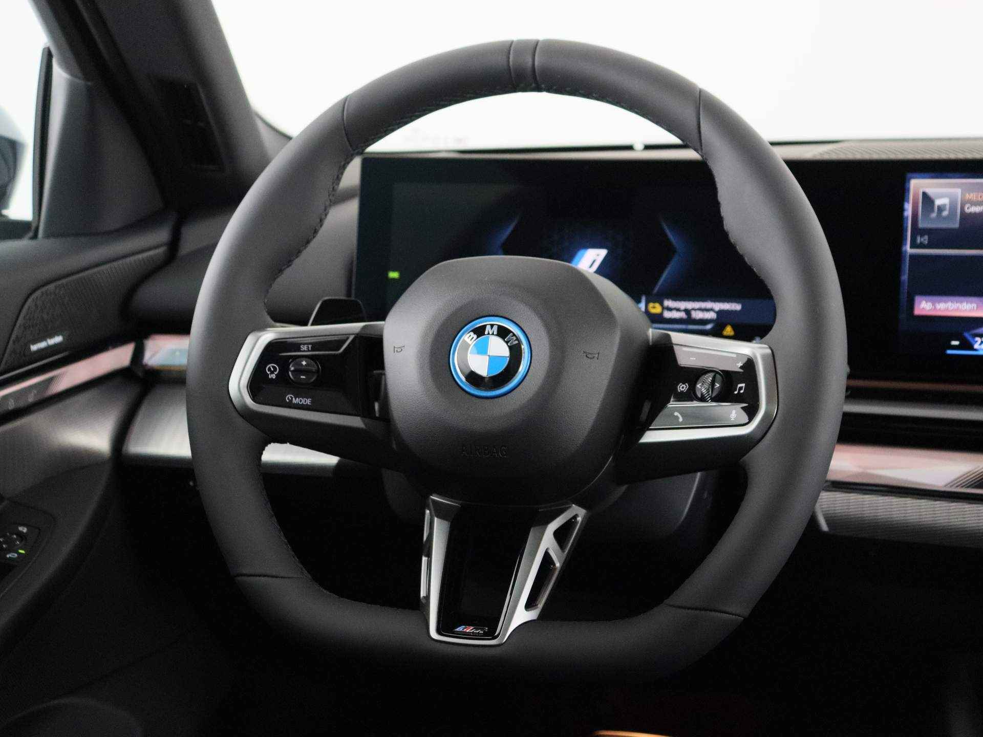 BMW i5 Touring eDrive40 M Sport Edition - 2/25