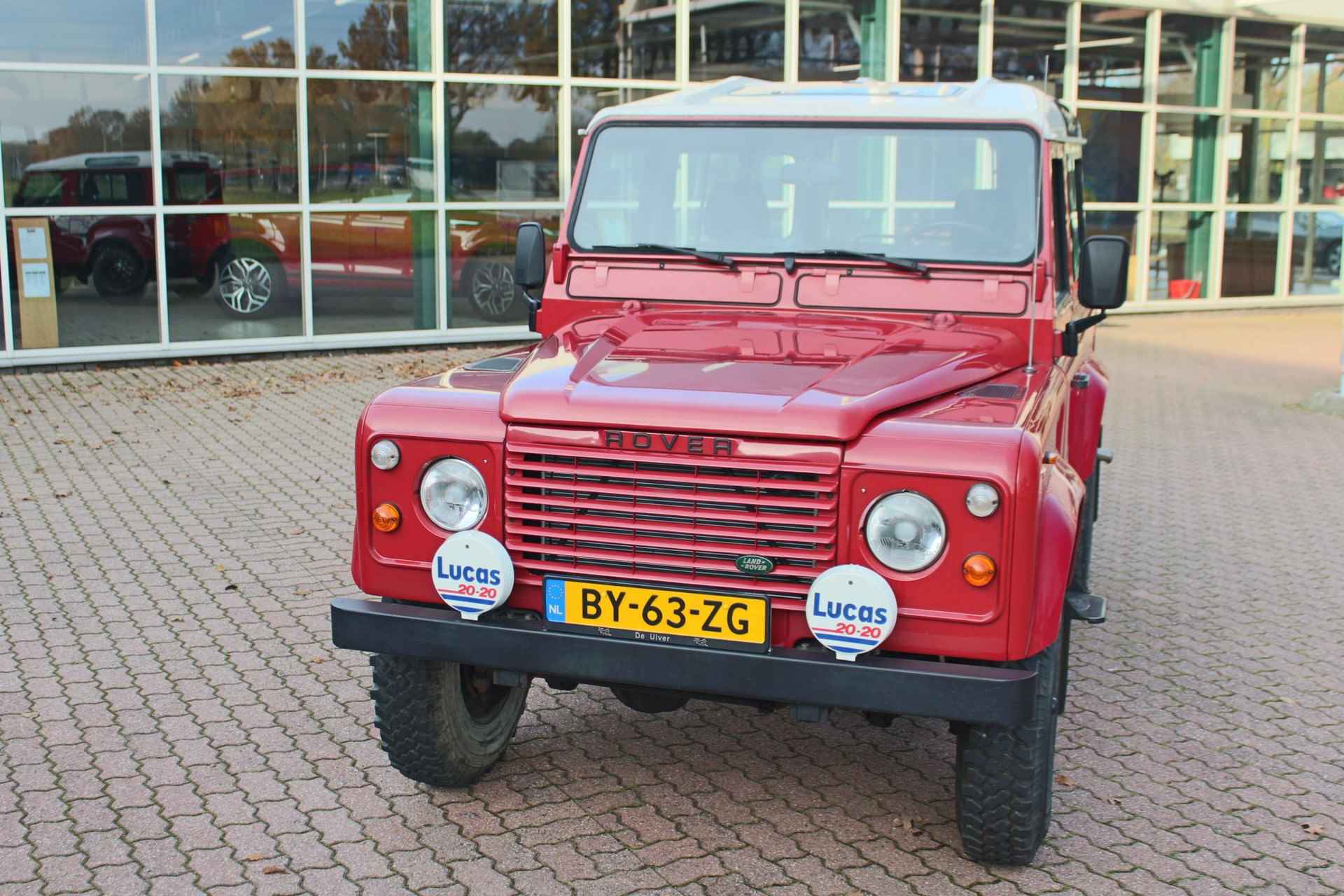 Land Rover Defender 3.5 V8 90" County 1e eigenaar/ NL-auto/ pas 50.118 km. gereden/ originele boekjes/schadevrij - 4/46