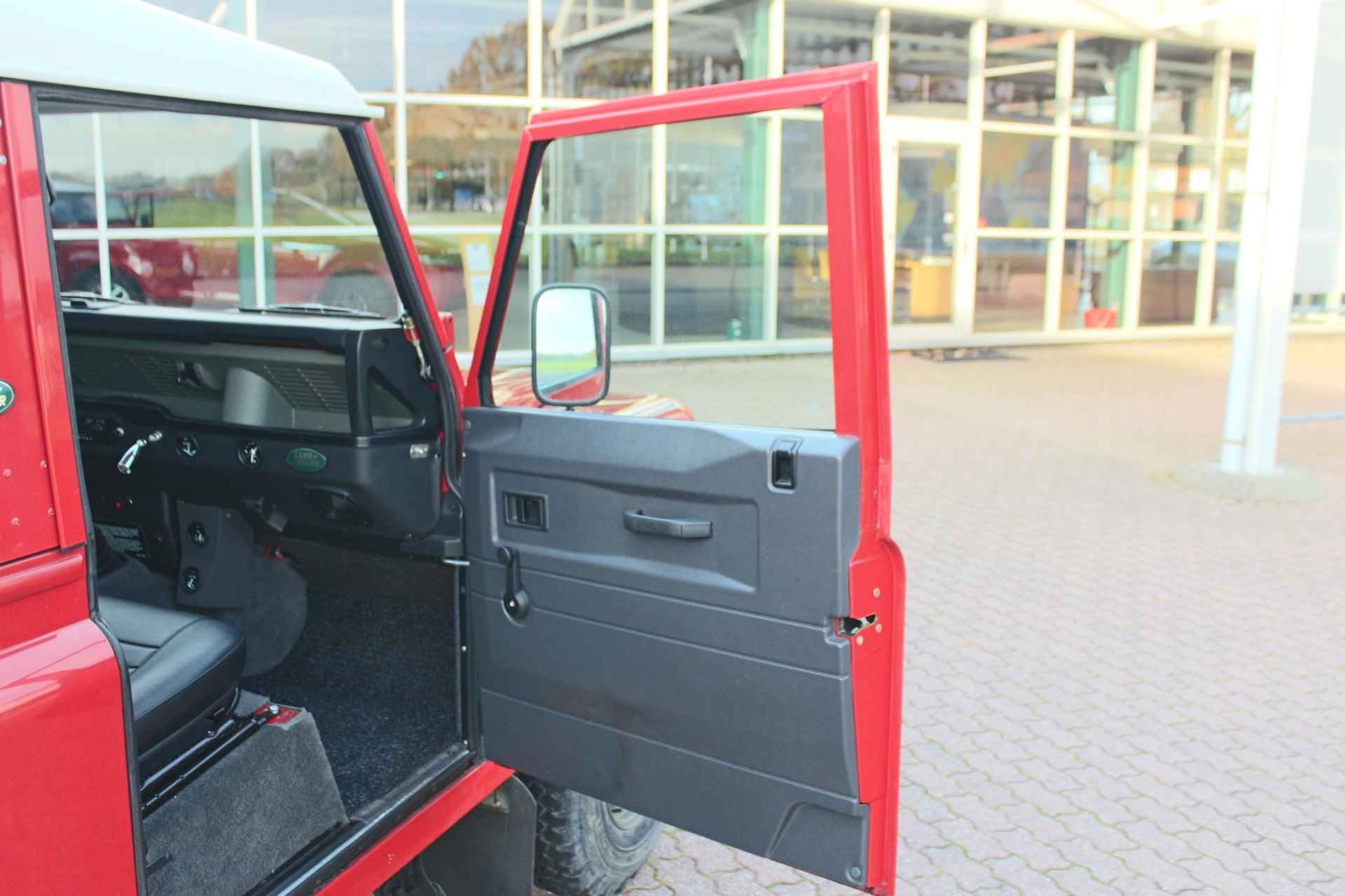 Land Rover Defender 3.5 V8 90" County 1e eigenaar/ NL-auto/ pas 50.118 km. gereden/ originele boekjes/schadevrij - 15/46