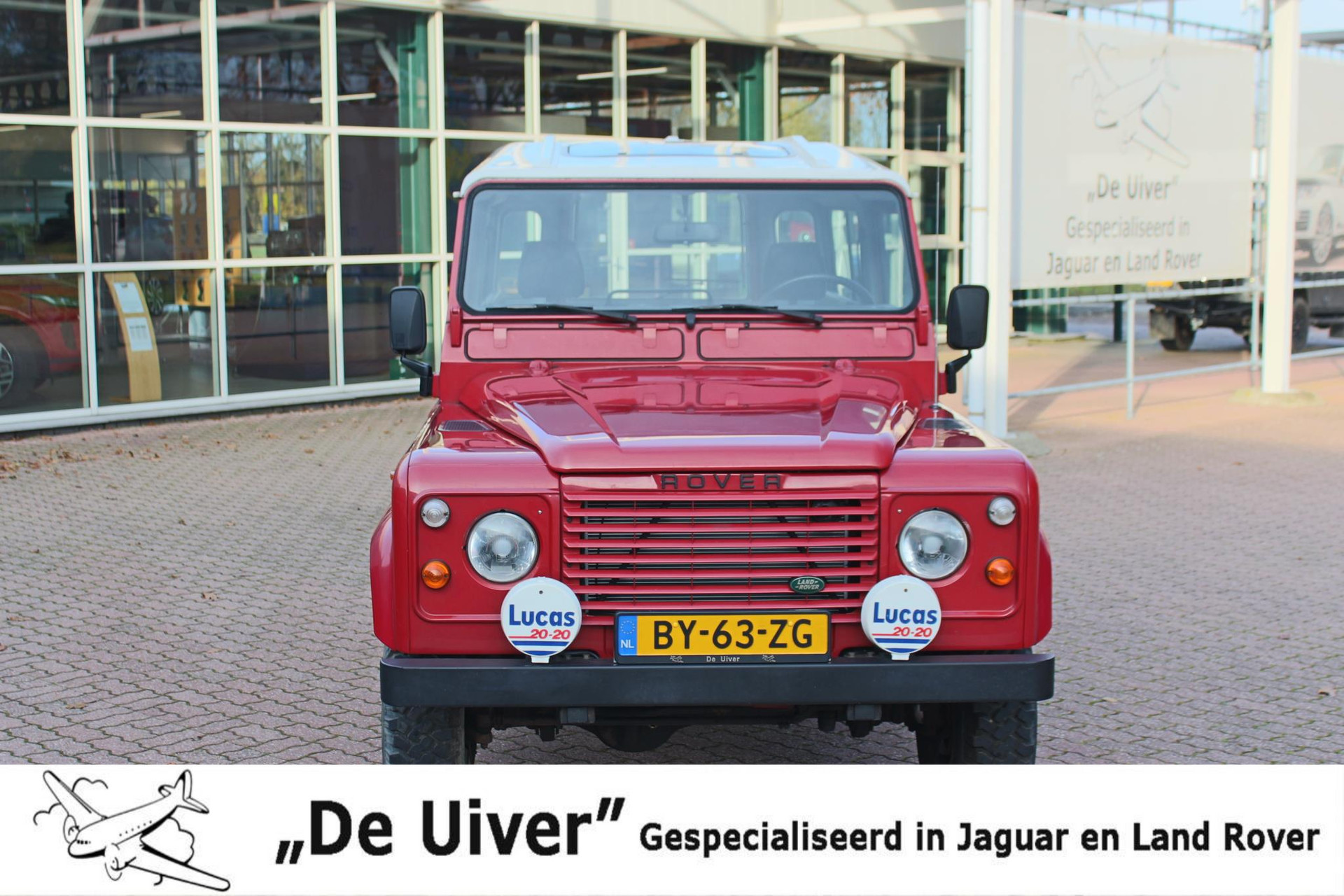 Land Rover Defender 3.5 V8 90" County 1e eigenaar/ NL-auto/ pas 50.118 km. gereden/ originele boekjes/schadevrij bij viaBOVAG.nl
