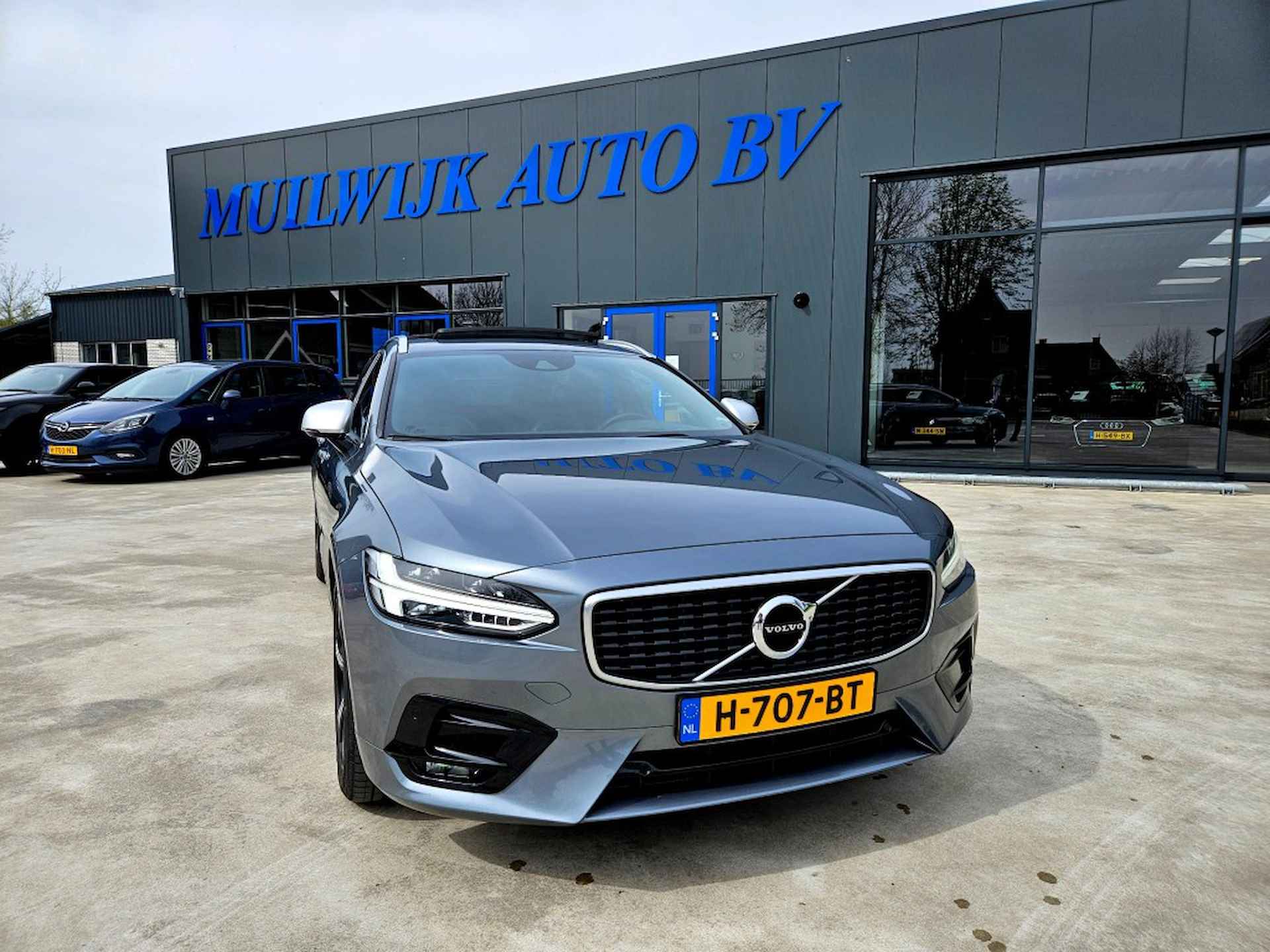 VOLVO V90 2.0 T4 Business Sport R-Design / Panoramadak / Harman Kardon / H - 6/47